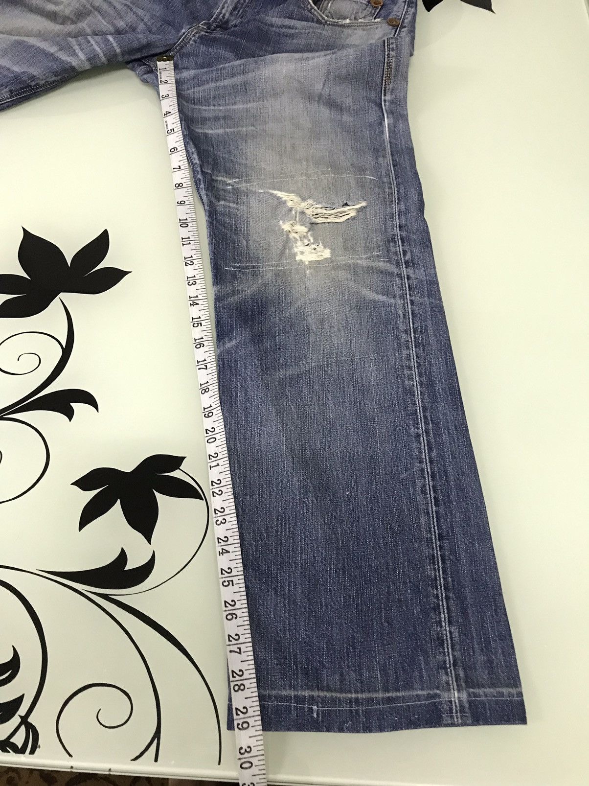 Levi's Vintage Clothing Vintage Levis Distressed Denim Jeans Size US 34 / EU 50 - 24 Thumbnail