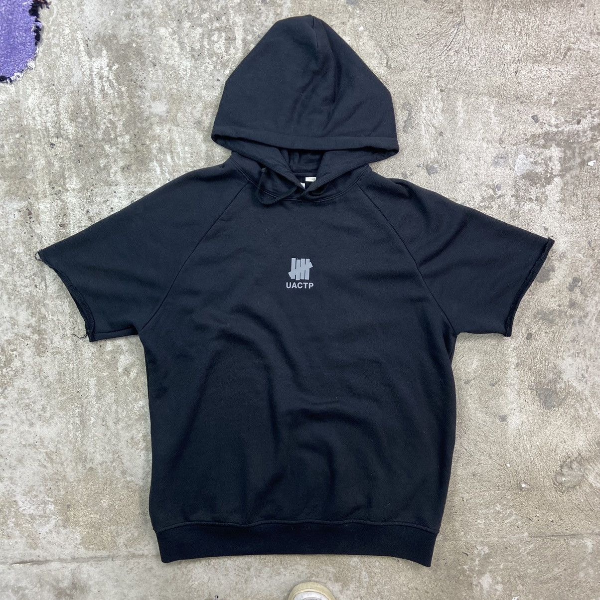 Undefeated UNDEFEATED CROP SLEEVE Y2k HOODIE - 1314 Size US L / EU 52-54 / 3 - 1 Preview
