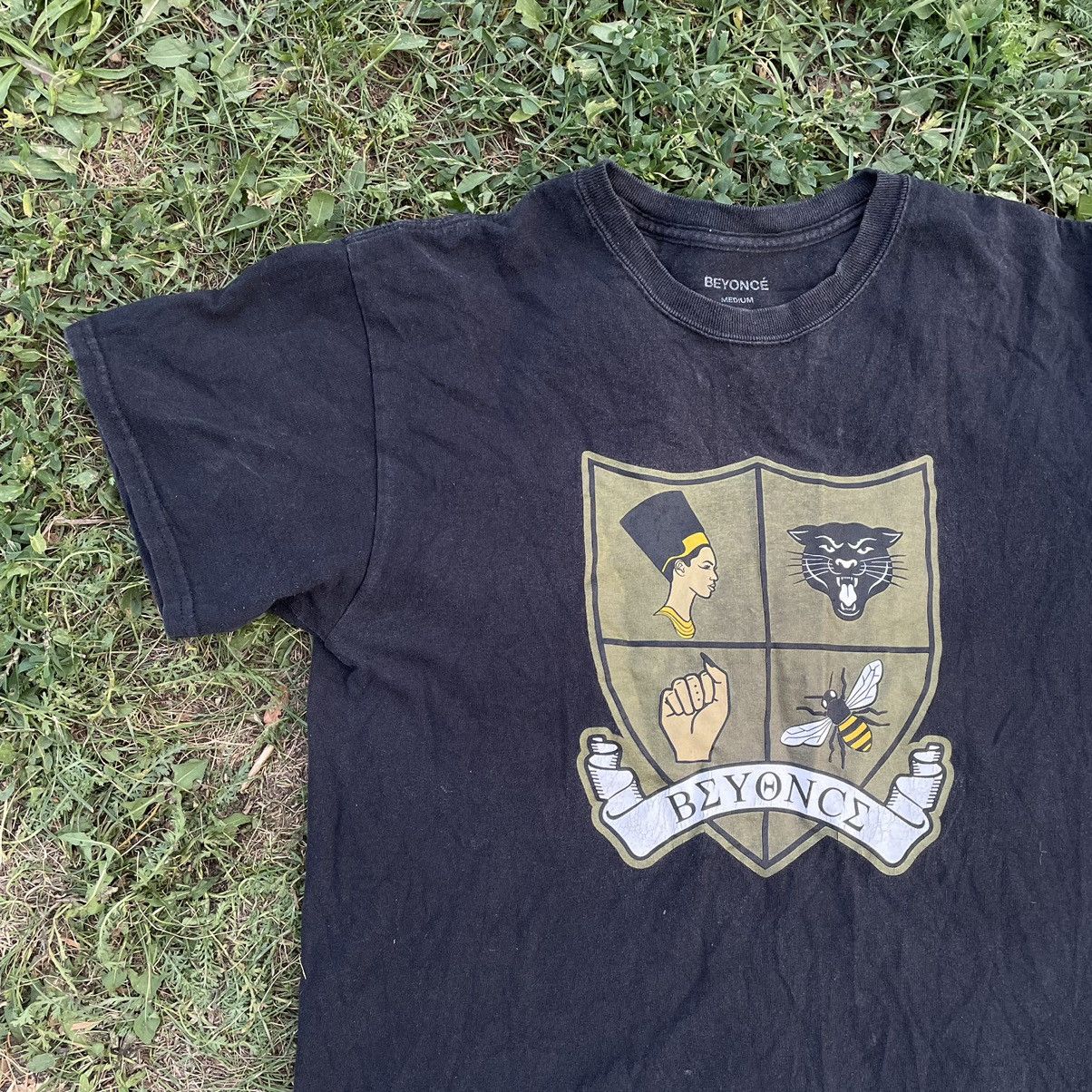 Band Tees Vintage Y2K Beyoncé Centre Print Band Rock Streetwear Size US M / EU 48-50 / 2 - 3 Thumbnail