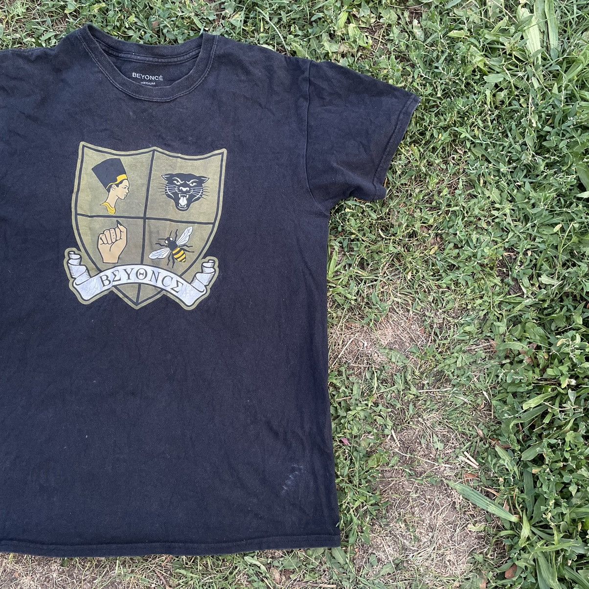Band Tees Vintage Y2K Beyoncé Centre Print Band Rock Streetwear Size US M / EU 48-50 / 2 - 2 Thumbnail