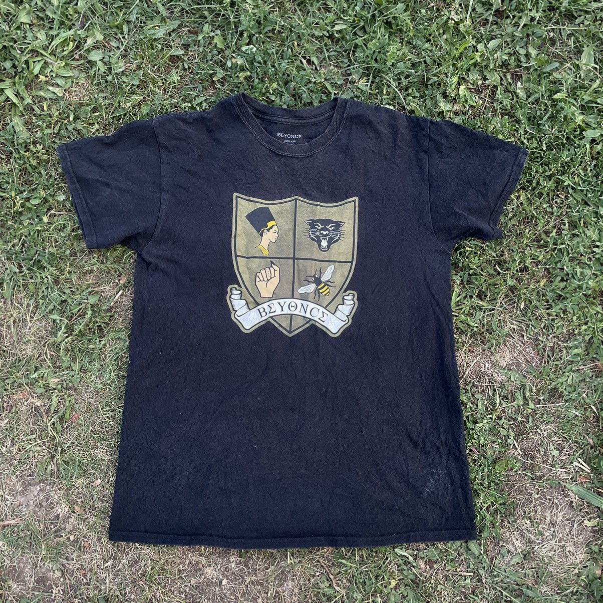 Band Tees Vintage Y2K Beyoncé Centre Print Band Rock Streetwear Size US M / EU 48-50 / 2 - 1 Thumbnail