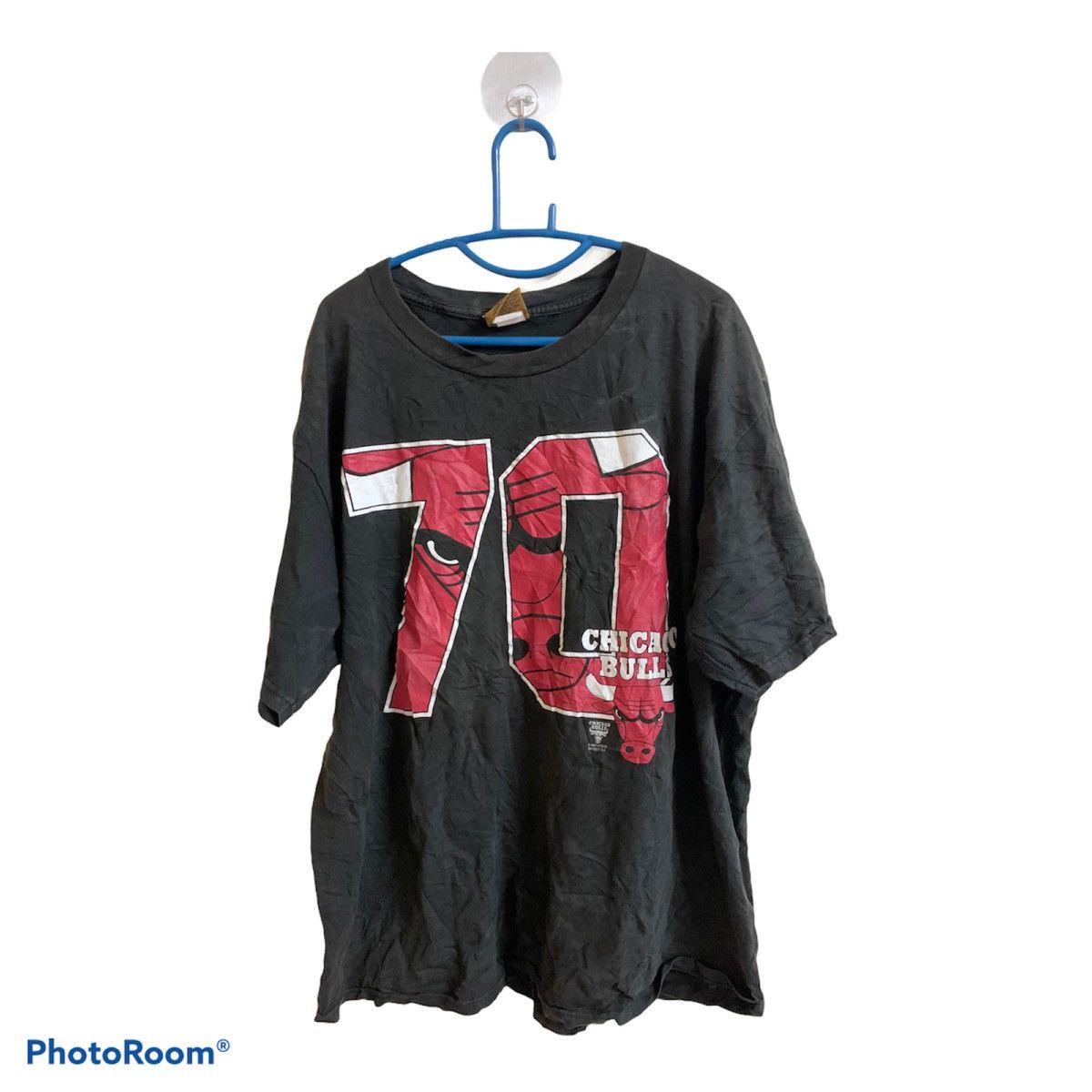 NBA × Nutmeg × Vintage Vintage Chicago Bulls 70 Nice Print T Shirt Size US XL / EU 56 / 4 - 1 Thumbnail