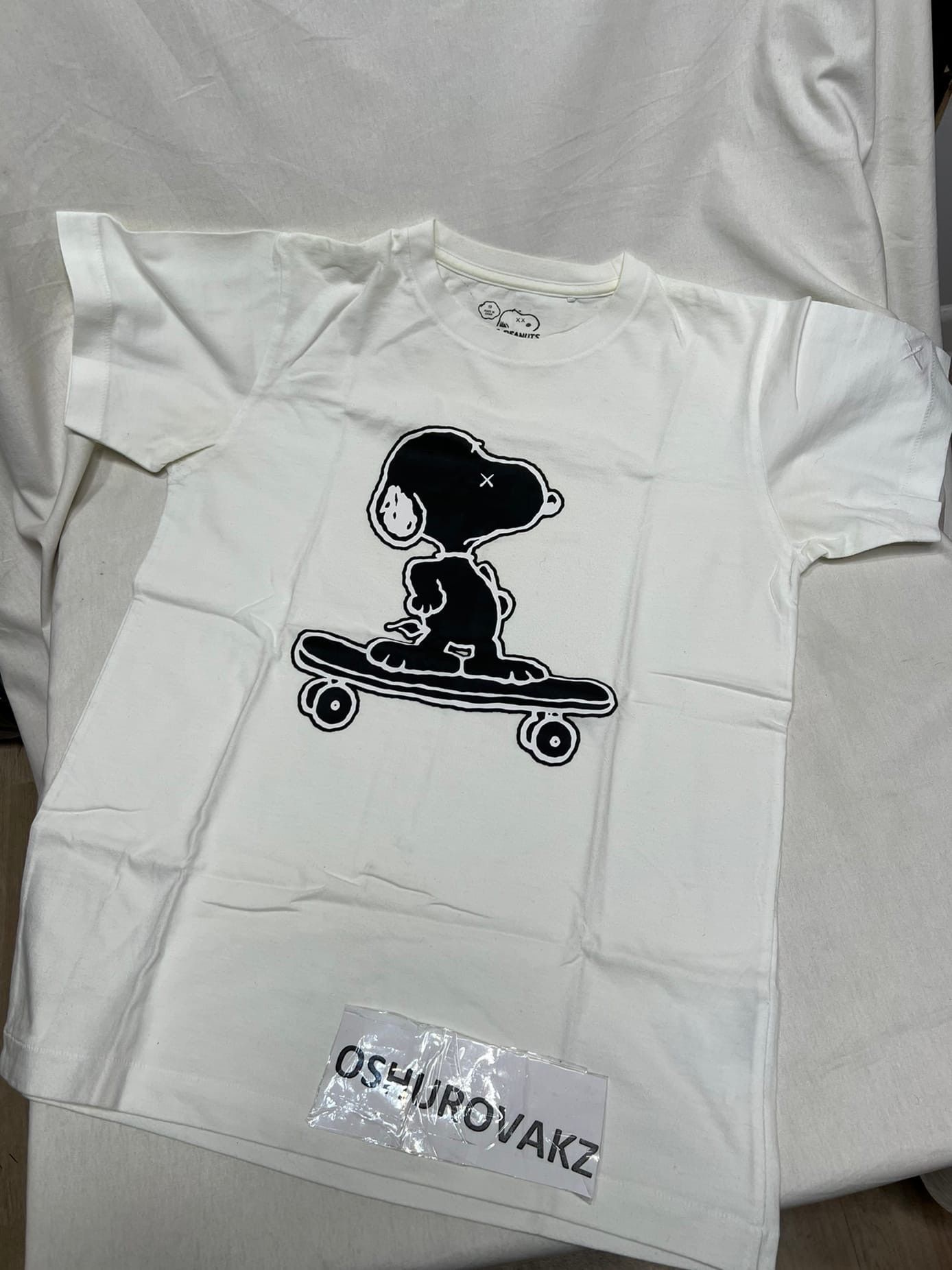 Kaws × Uniqlo KIDS Size KAWS Uniqlo Peanuts Joe Kaws Yawn Outline Tee Size US XXS / EU 40 - 3 Thumbnail