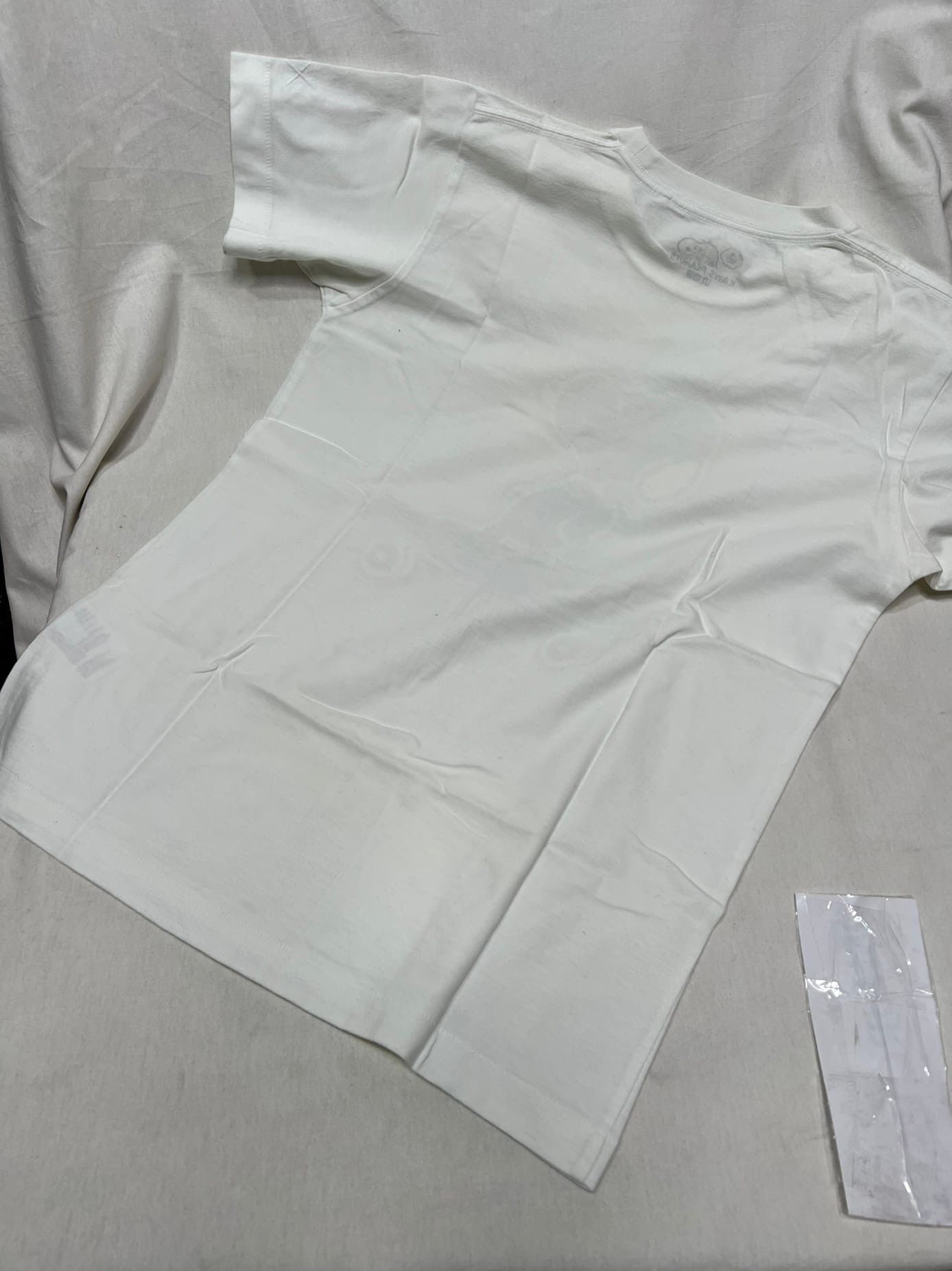 Kaws × Uniqlo KIDS Size KAWS Uniqlo Peanuts Joe Kaws Yawn Outline Tee Size US XXS / EU 40 - 6 Thumbnail