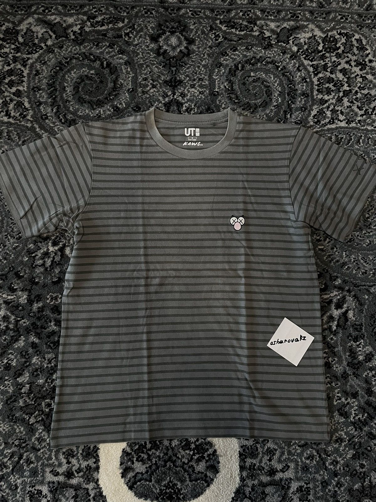 Kaws × Uniqlo Kaws x Uniqlo Sesame Street Grey Size US S / EU 44-46 / 1 - 3 Thumbnail