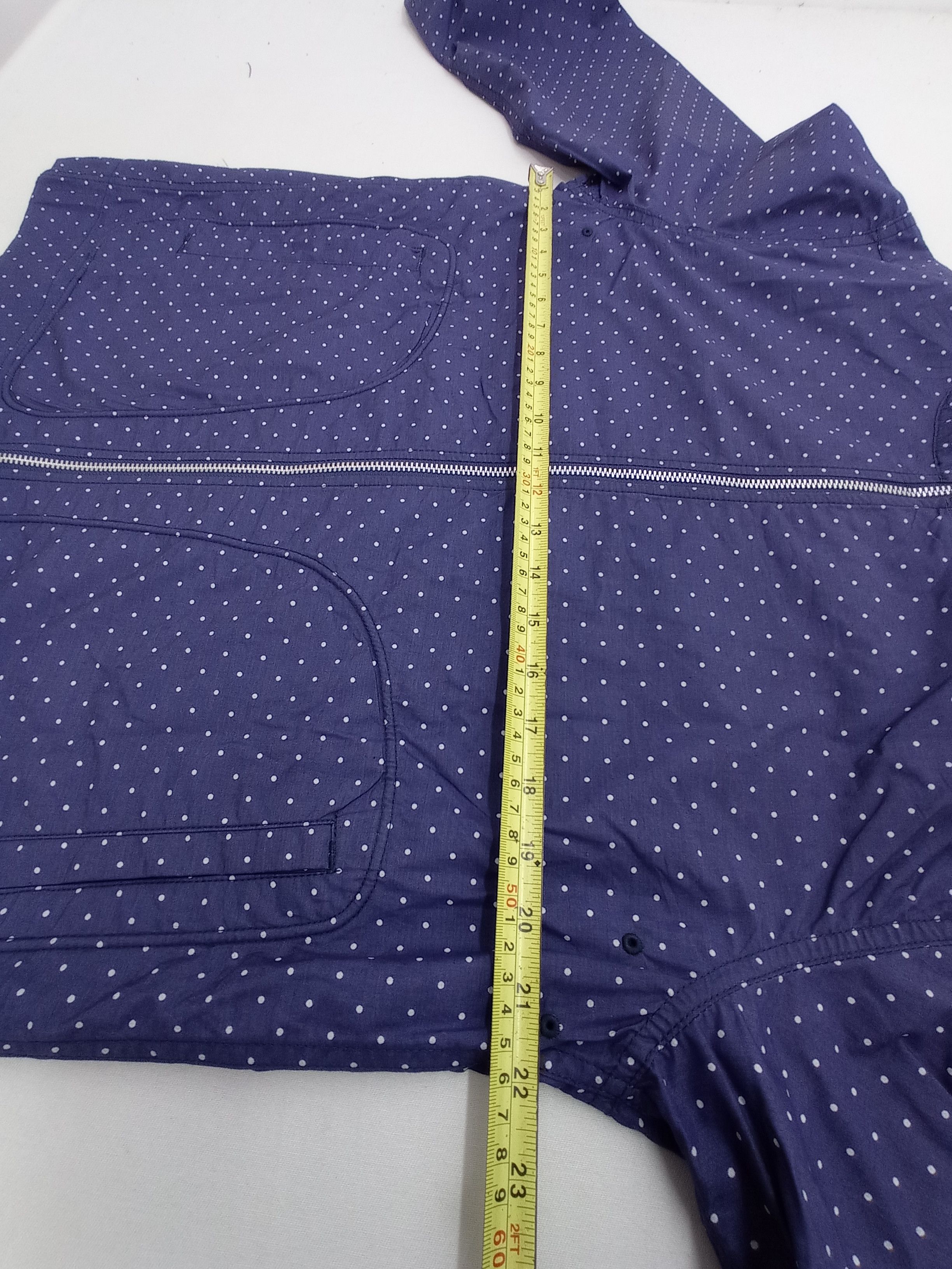 Uniqlo Uniqlo Windbreaker Hoodie Size US XL / EU 56 / 4 - 17 Thumbnail