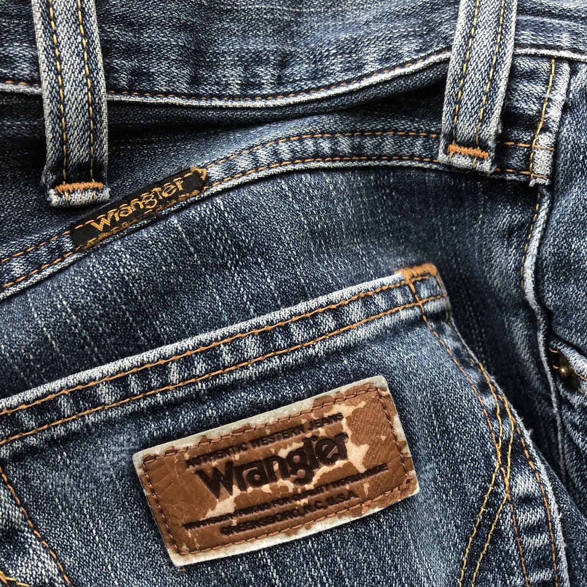 Vintage × Wrangler 🔥Rare🔥Vintage Wrangler Stoned Wash Rips Distress Denim Jeans Size US 30 / EU 46 - 13 Thumbnail