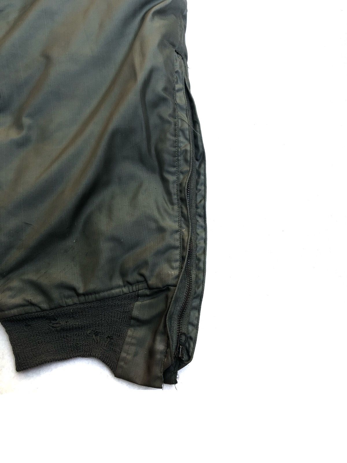 Alpha Industries Vintage 1960’s Scovill Gripper Zip Army Air Force Size US 28 / EU 44 - 9 Thumbnail