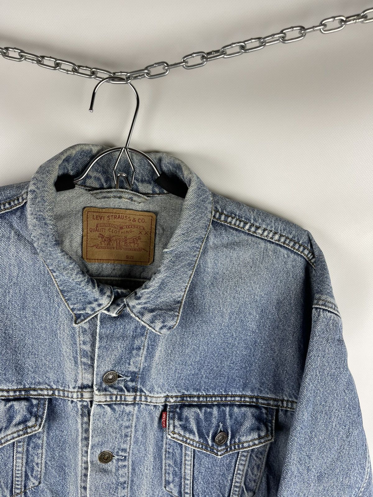 Levi's Levi’s vintage 80s 90s made in Croatia distressed denim jckt Size US XXL / EU 58 / 5 - 5 Thumbnail