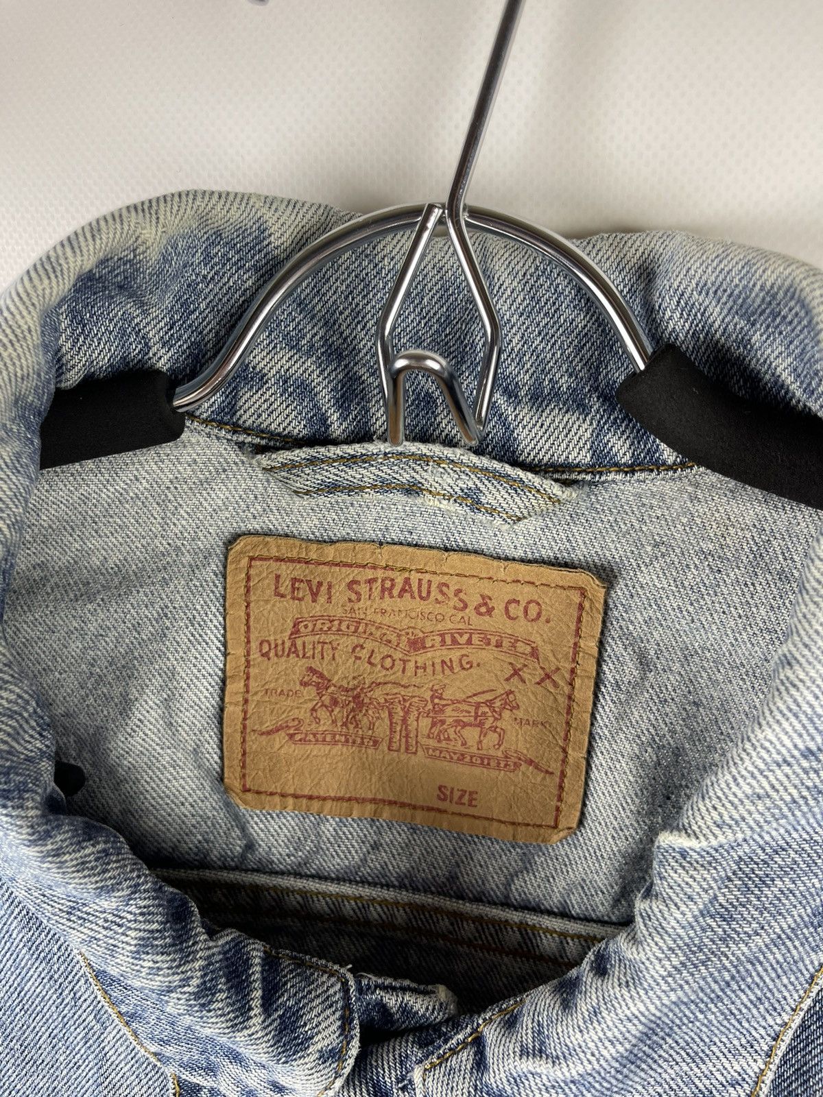 Levi's Levi’s vintage 80s 90s made in Croatia distressed denim jckt Size US XXL / EU 58 / 5 - 8 Thumbnail