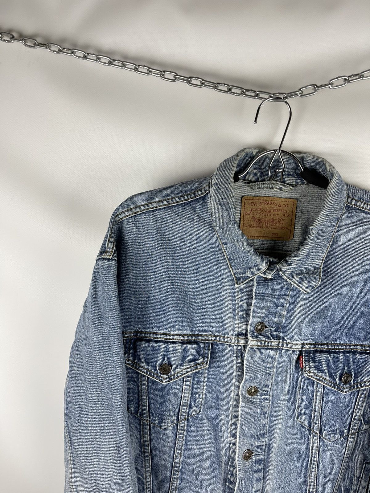 Levi's Levi’s vintage 80s 90s made in Croatia distressed denim jckt Size US XXL / EU 58 / 5 - 2 Thumbnail