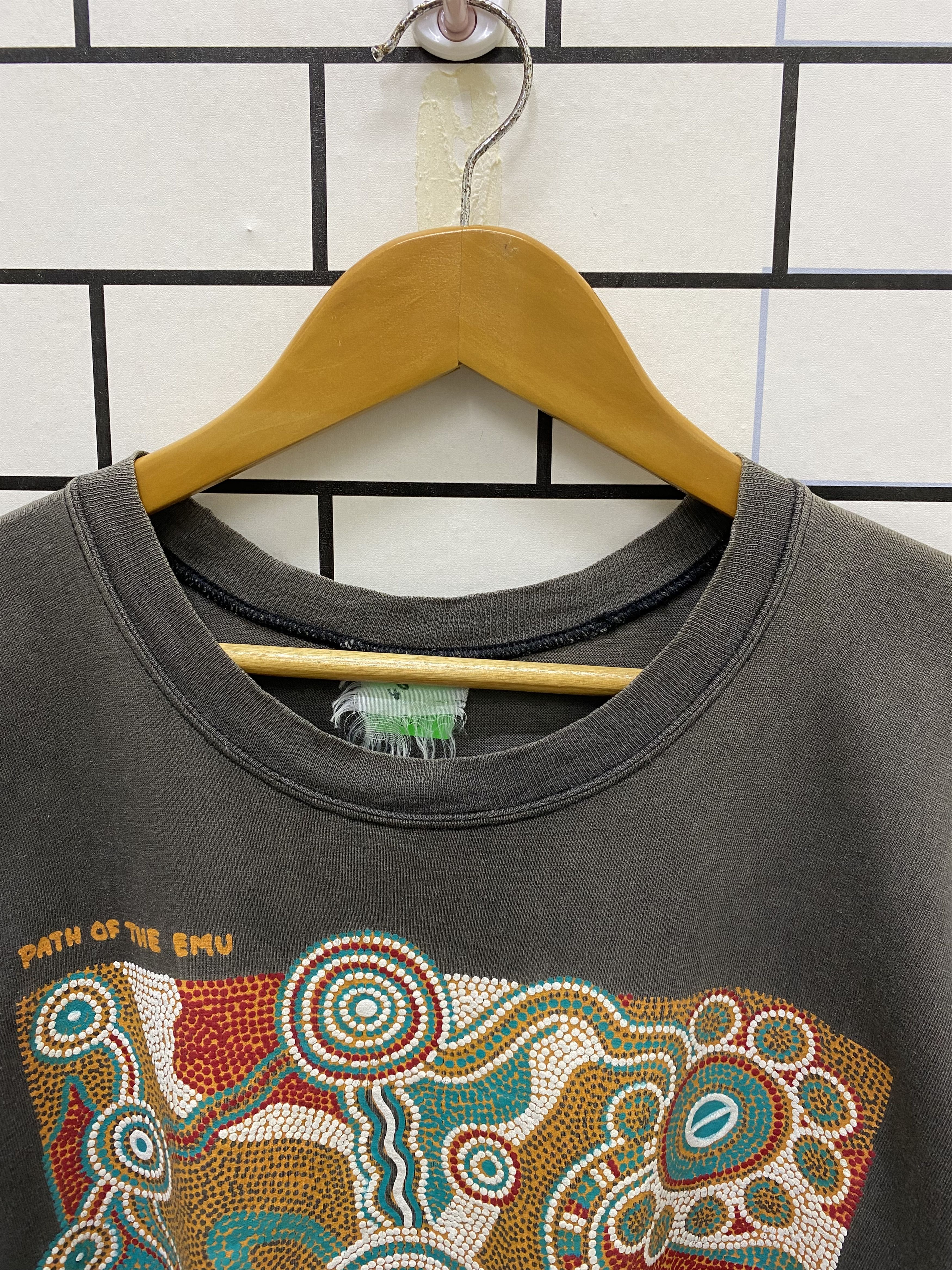 Vintage Vintage 90's Path Of The Emu Australia Art T-Shirt Size US M / EU 48-50 / 2 - 2 Thumbnail