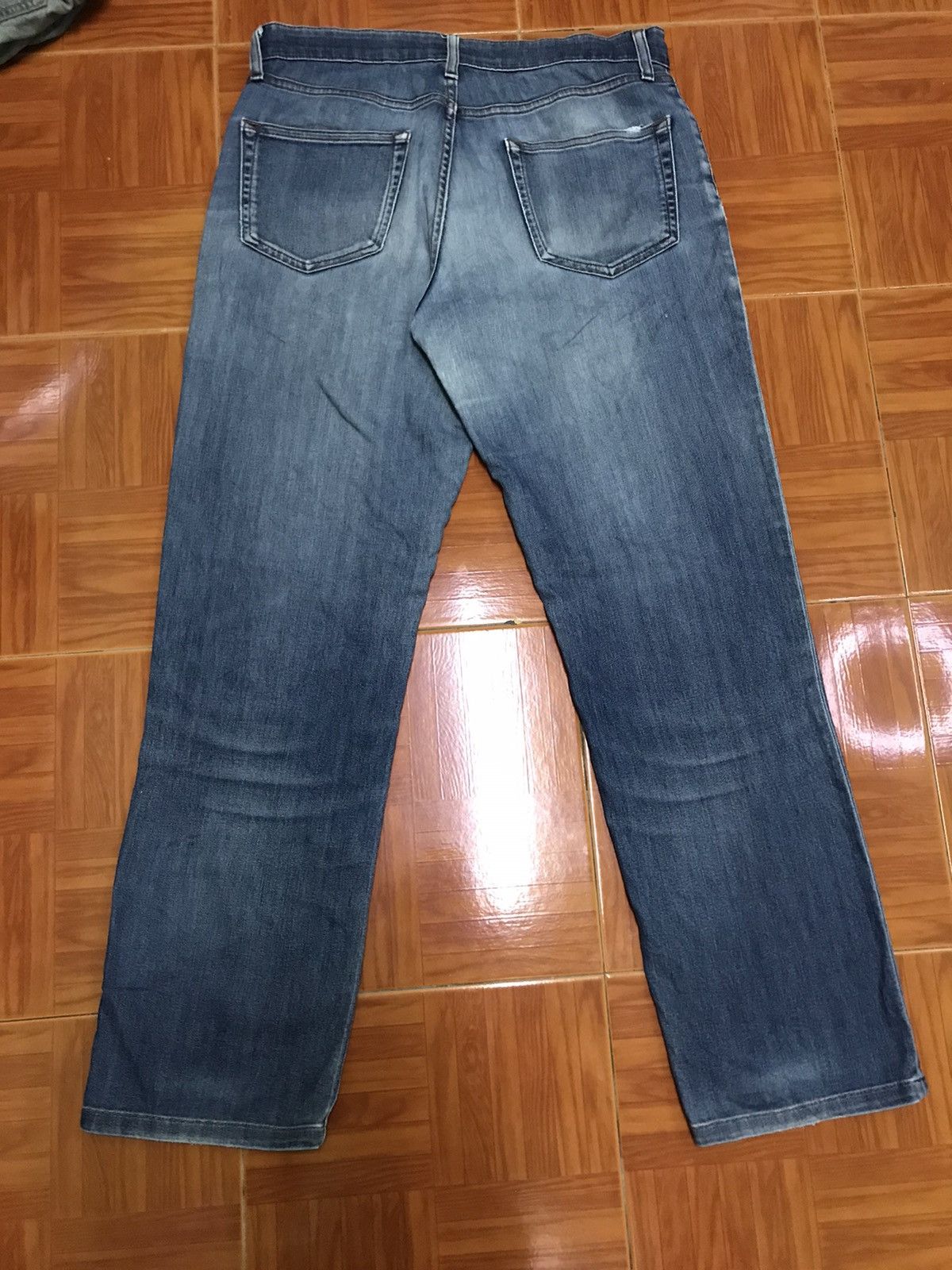 Uniqlo “Men’s Blue Straight-Leg Jeans – Faded Wash, Classic Fit” Size US 31 - 2 Thumbnail