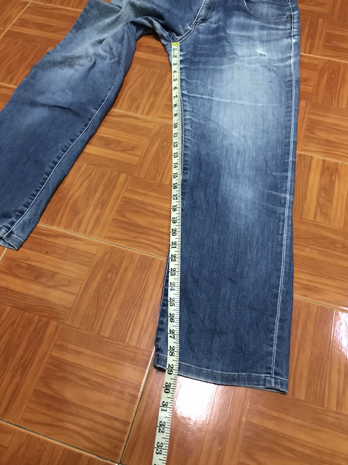 Uniqlo “Men’s Blue Straight-Leg Jeans – Faded Wash, Classic Fit” Size US 31 - 11 Thumbnail