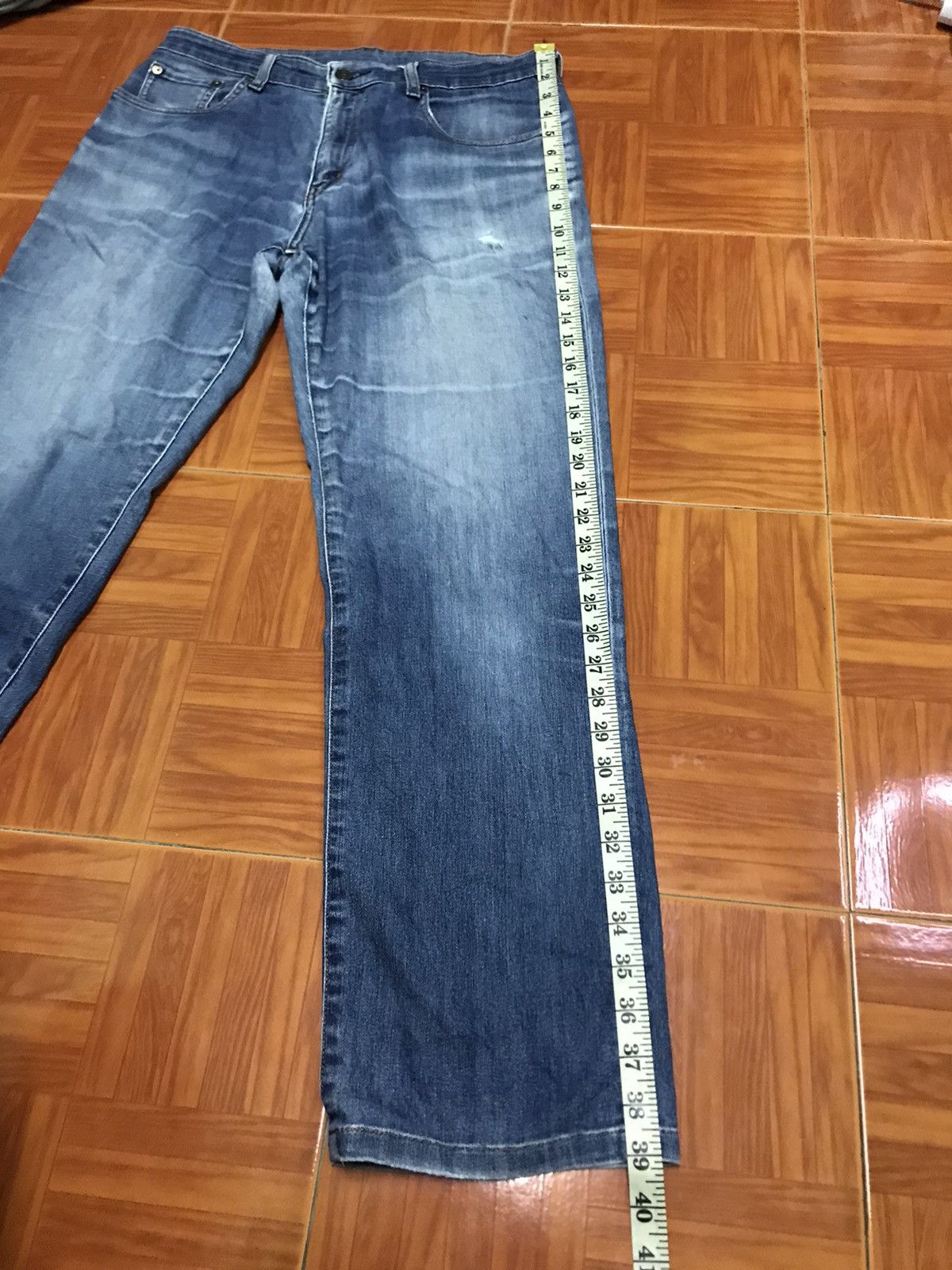 Uniqlo “Men’s Blue Straight-Leg Jeans – Faded Wash, Classic Fit” Size US 31 - 10 Thumbnail