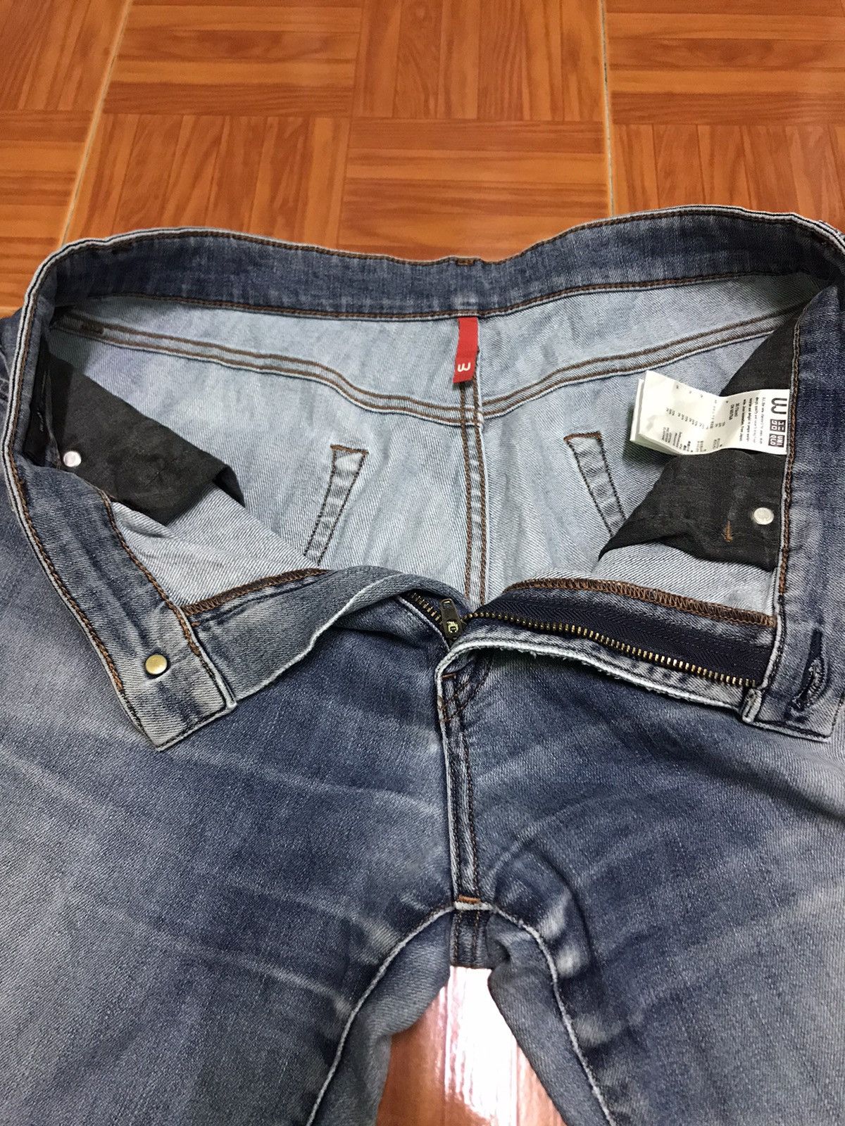 Uniqlo “Men’s Blue Straight-Leg Jeans – Faded Wash, Classic Fit” Size US 31 - 4 Thumbnail