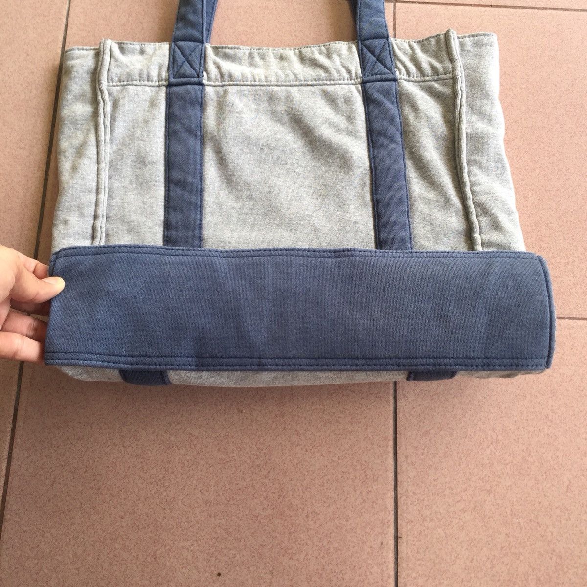 Champion CHAMPION tote bag spell out embroidered logo Size ONE SIZE - 6 Thumbnail