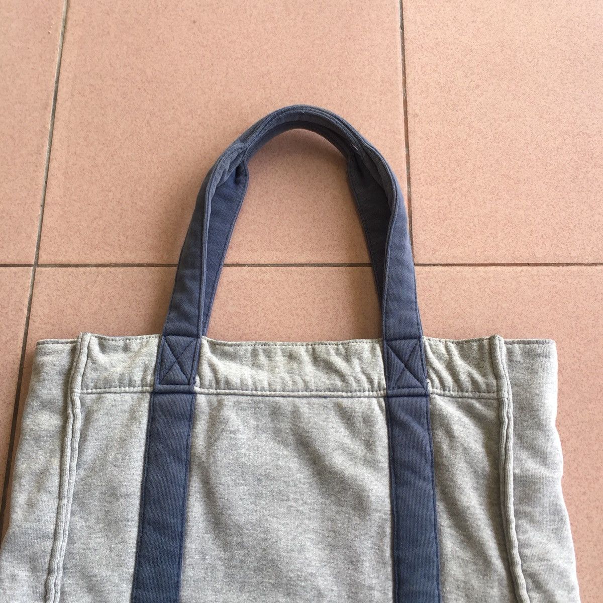 Champion CHAMPION tote bag spell out embroidered logo Size ONE SIZE - 5 Thumbnail