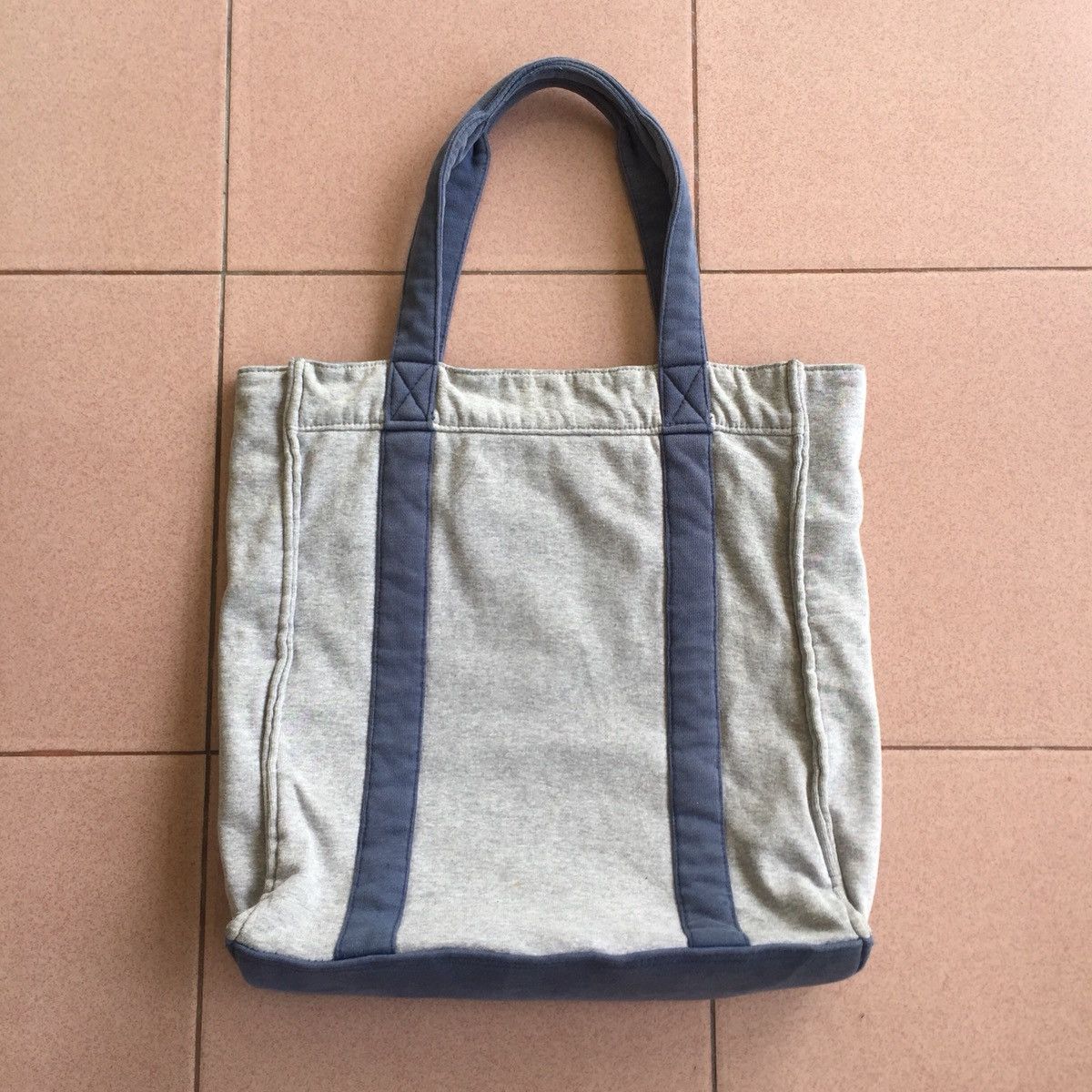 Champion CHAMPION tote bag spell out embroidered logo Size ONE SIZE - 4 Thumbnail