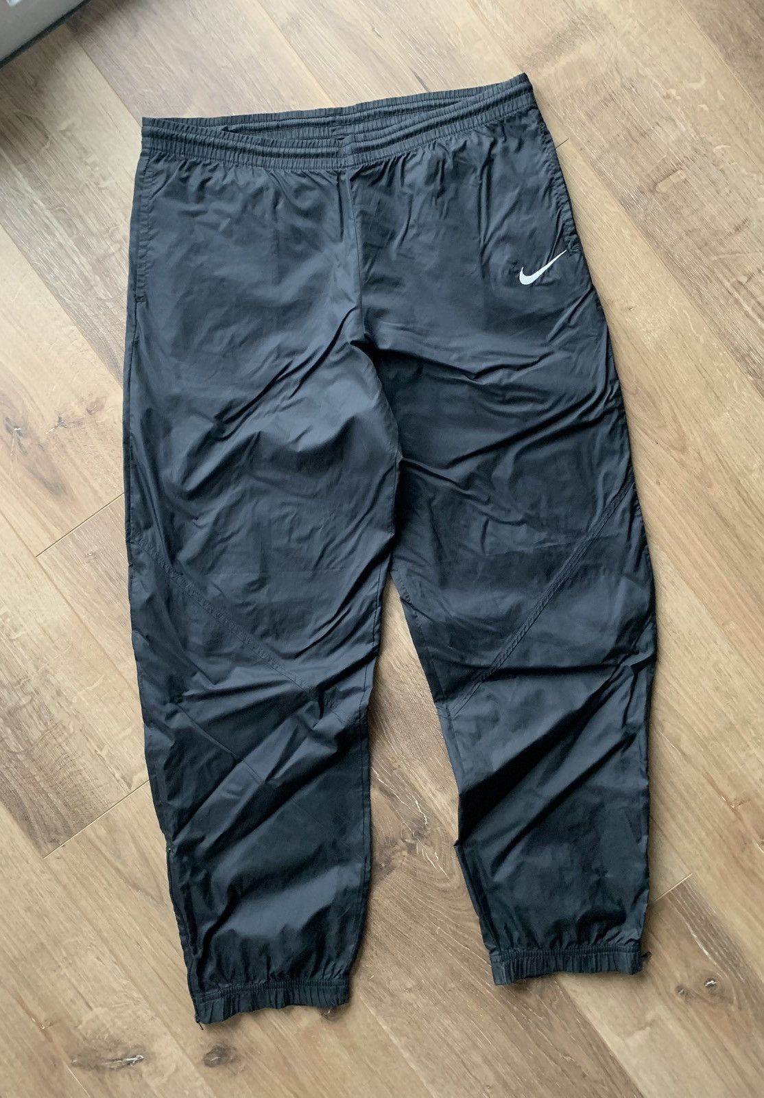 Nike Vintage Nike Embroidered swoosh sweatpants Size US 34 / EU 50 - 2 Thumbnail