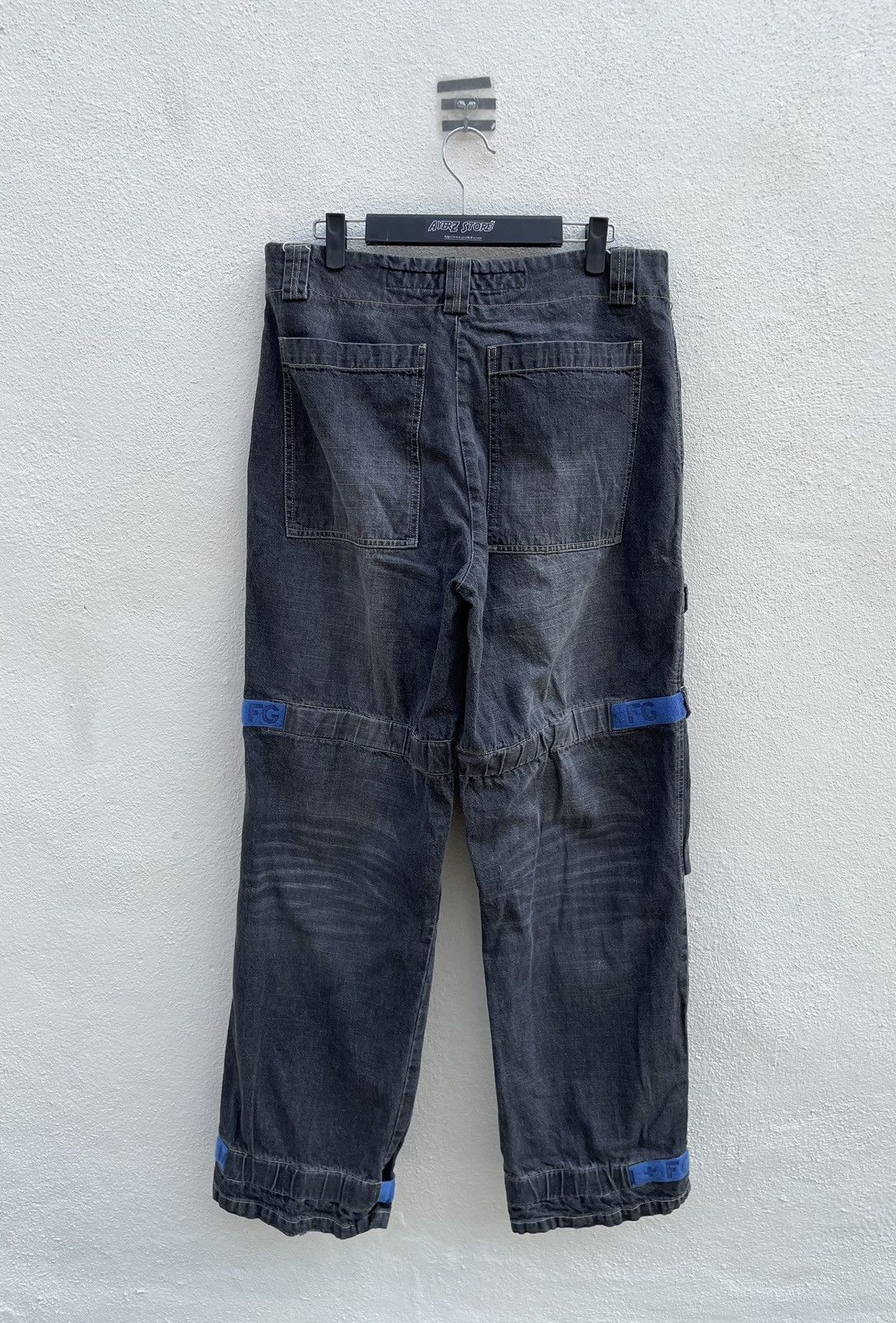 Marithe + Francois Girbaud Marithe Francois Girbaud Velcro Straps Cargo Denim Pants Size US 34 / EU 50 - 9 Thumbnail