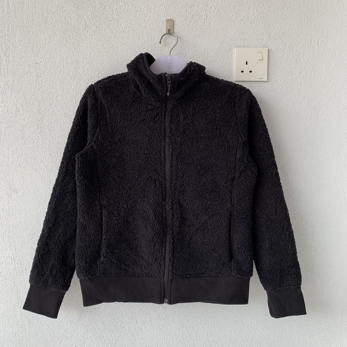 Uniqlo fleece hoodie full zip..