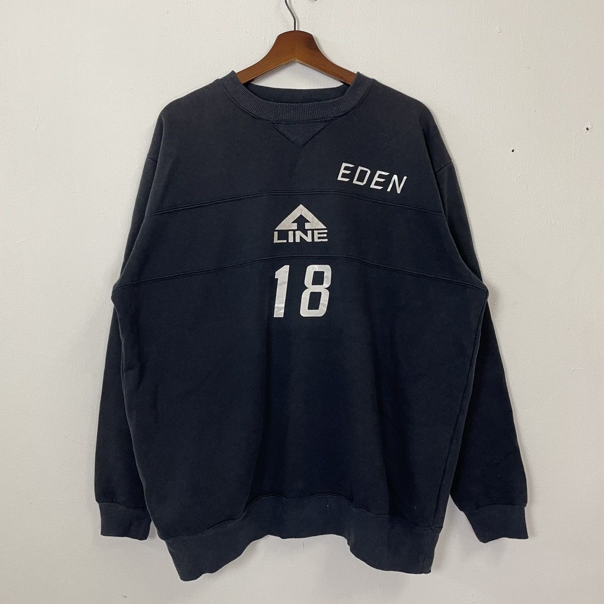Japanese Brand Vintage Line Big Logo Crewneck Sweatshirt Size US XL / EU 56 / 4 - 7 Thumbnail