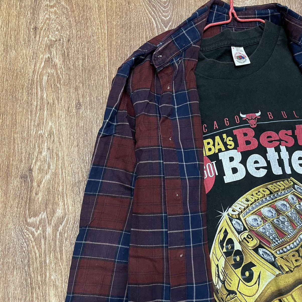 Vintage Vintage 90s Graphic Tee Grunge Skate Black Graphic Worn In L Size US L / EU 52-54 / 3 - 4 Thumbnail