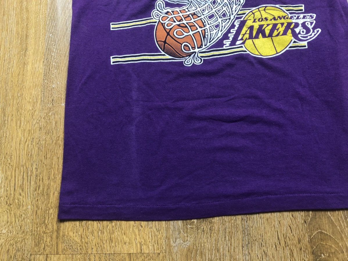 NBA Vintage Lakers T-Shirt Size US M / EU 48-50 / 2 - 5 Thumbnail