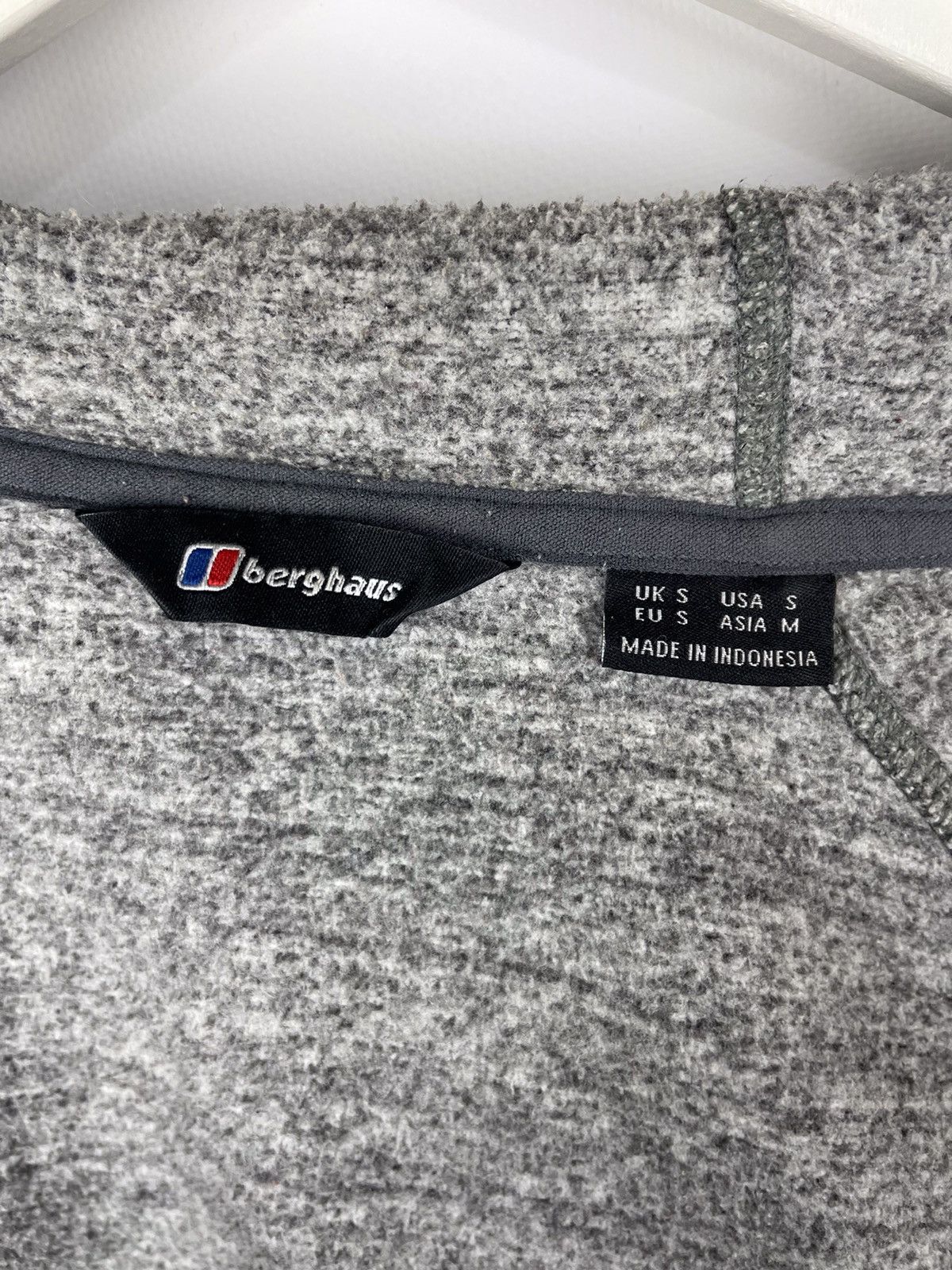 Berghaus Berghaus Tech Zip Hoodie Gray Hooded Full Zip size S Size US S / EU 44-46 / 1 - 16 Thumbnail