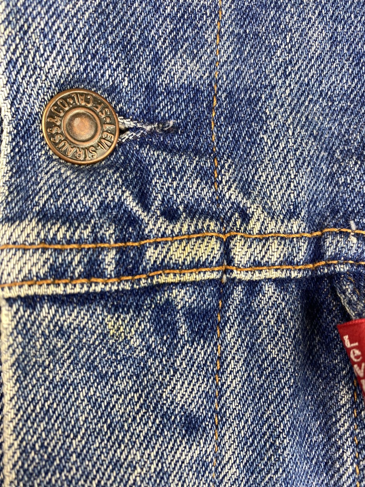 Levi's × Vintage VTG Levi’s men’s denim trucker jacket size M GR. Britain Size US M / EU 48-50 / 2 - 3 Thumbnail