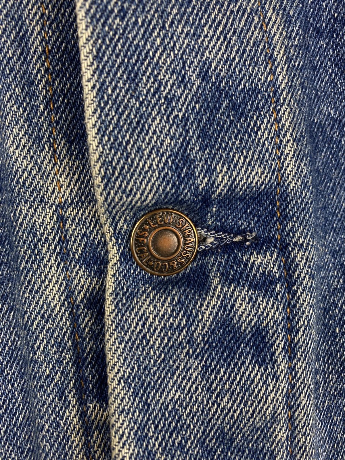 Levi's × Vintage VTG Levi’s men’s denim trucker jacket size M GR. Britain Size US M / EU 48-50 / 2 - 10 Thumbnail