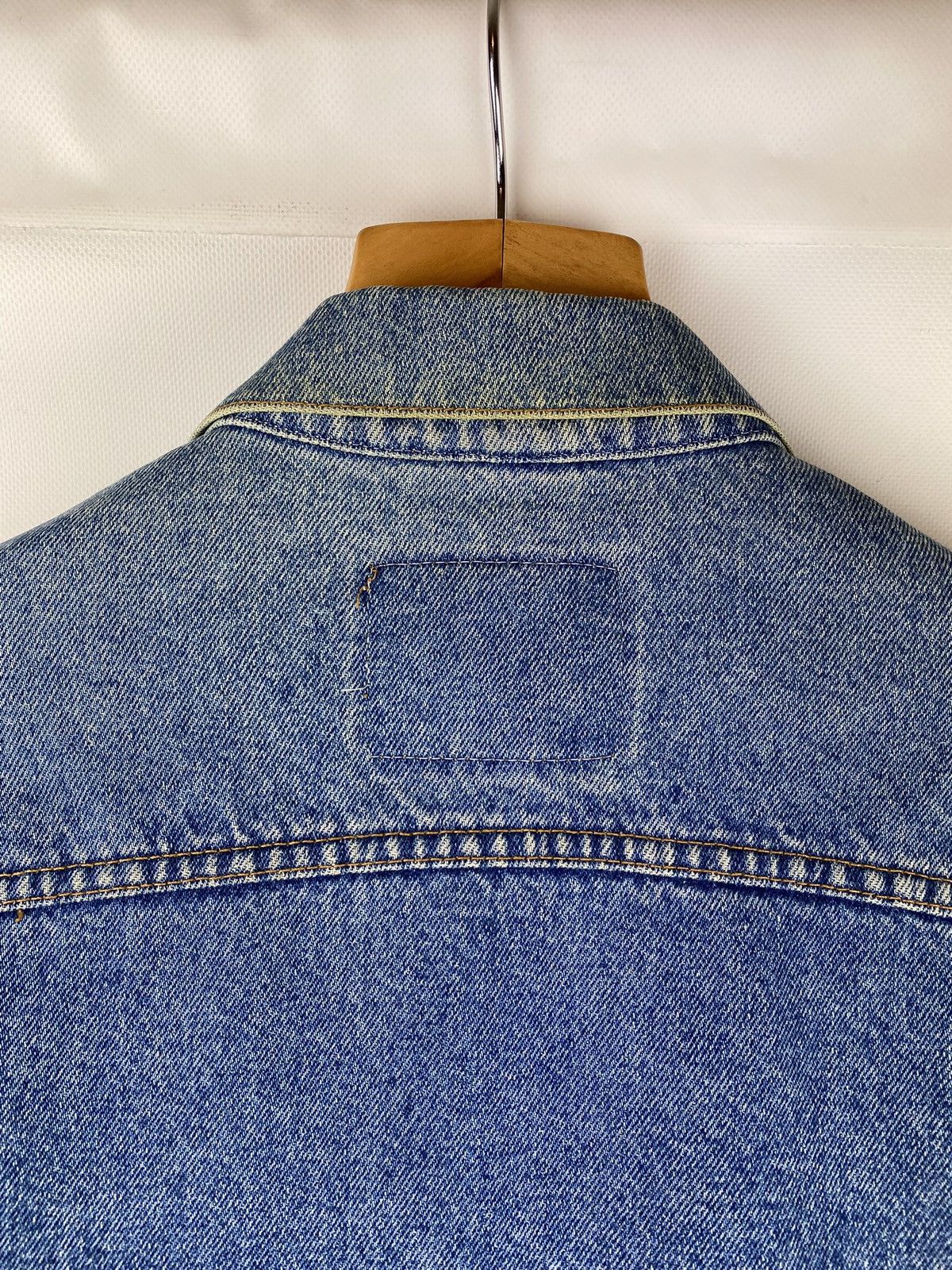 Levi's × Vintage VTG Levi’s men’s denim trucker jacket size M GR. Britain Size US M / EU 48-50 / 2 - 17 Thumbnail
