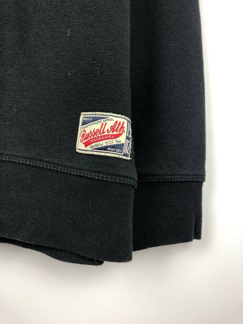 Russell Athletic Russell Athletic Vintage Sweatshirt Crewneck Center Logo XL Size US XL / EU 56 / 4 - 7 Thumbnail