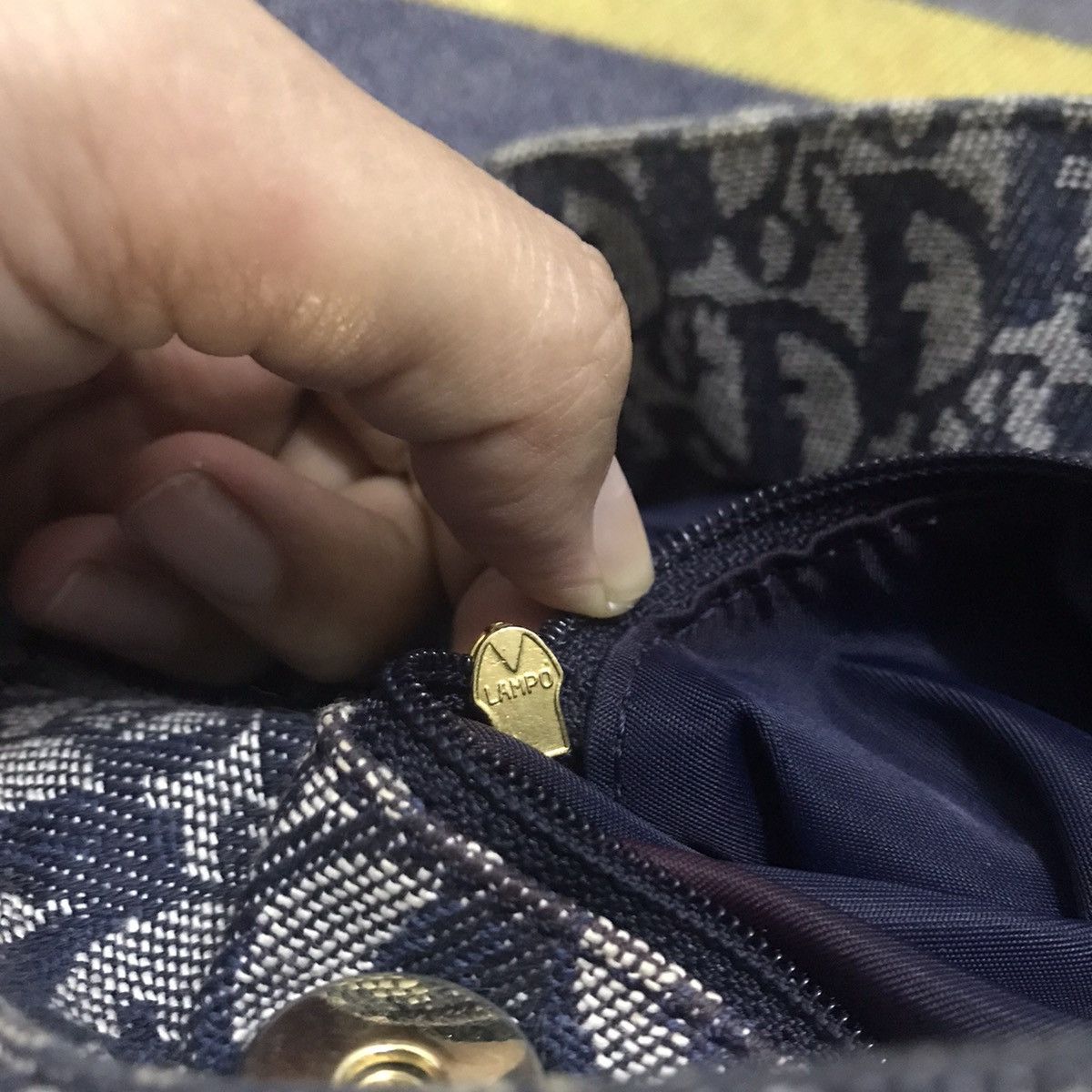 Dior 🔥 Steals 🔥Rare Vintage Dior bag Size ONE SIZE - 9 Thumbnail