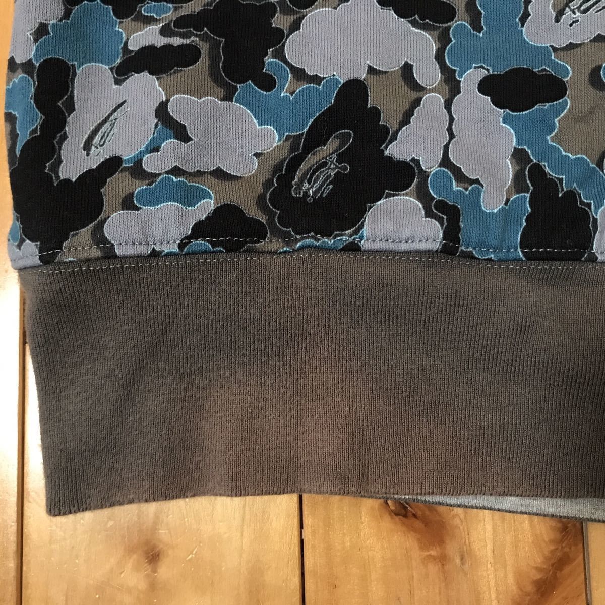 Bape × Kaws BAPE × kaws 🔥reversible🔥 sweat shirt cloud camo Size US M / EU 48-50 / 2 - 7 Thumbnail