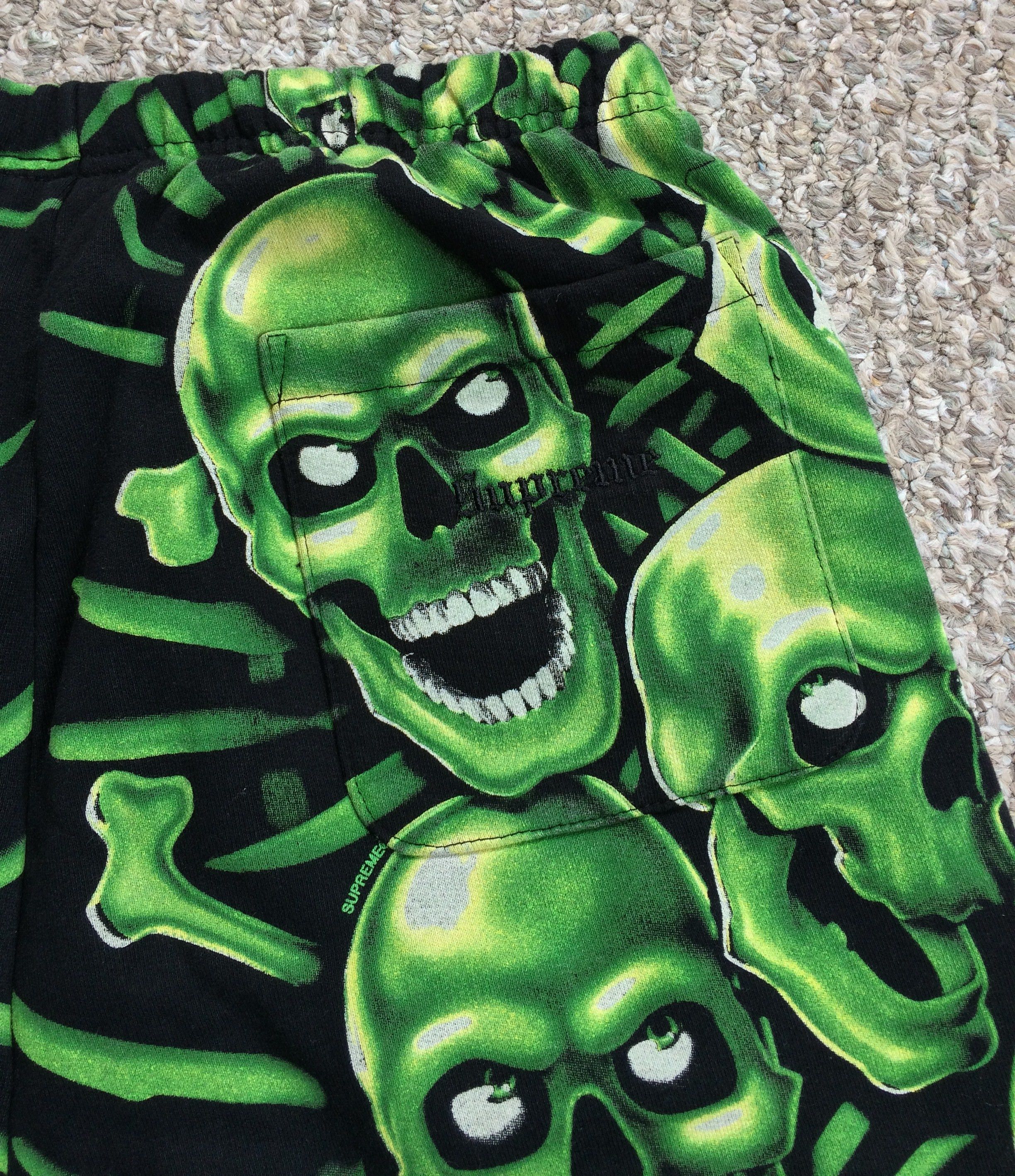Liquid Blue × Supreme S/S 2018 Supreme x Liquid Blue Skull Pile Shorts Size US 30 / EU 46 - 4 Thumbnail