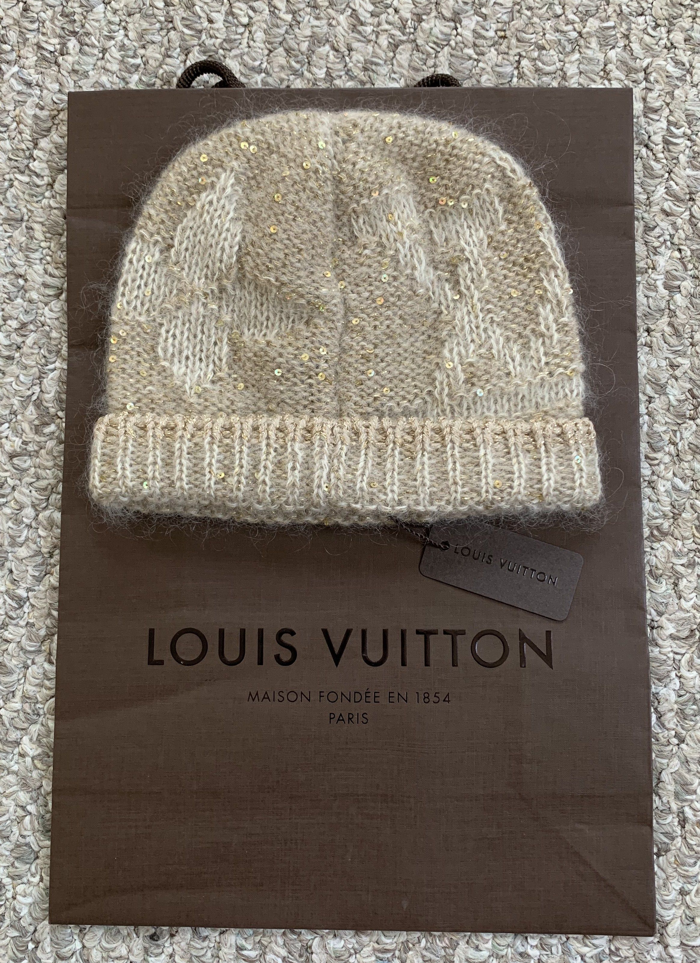 Louis Vuitton NEW Louis Vuitton Beige Monogram Mohair Glitter Beanie Size ONE SIZE - 5 Thumbnail