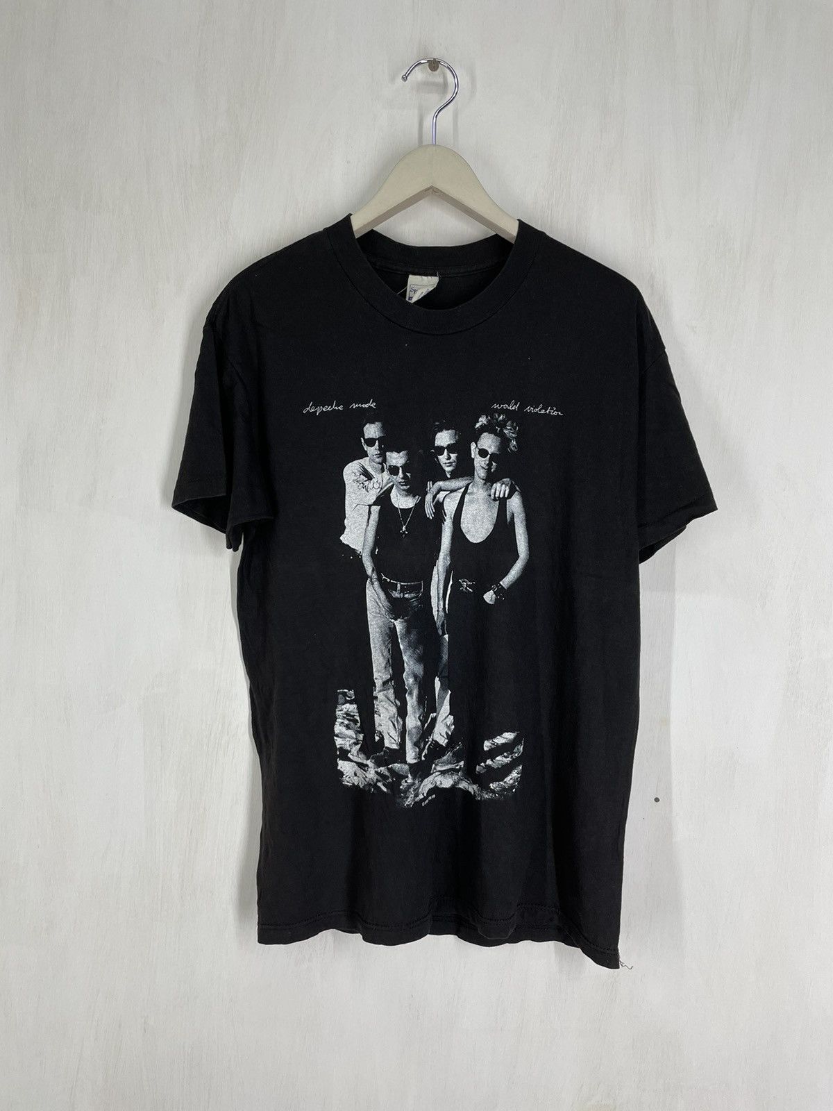 Band Tees Vintage 90s depeche mode world violation tour t shirt Size US L / EU 52-54 / 3 - 1 Thumbnail