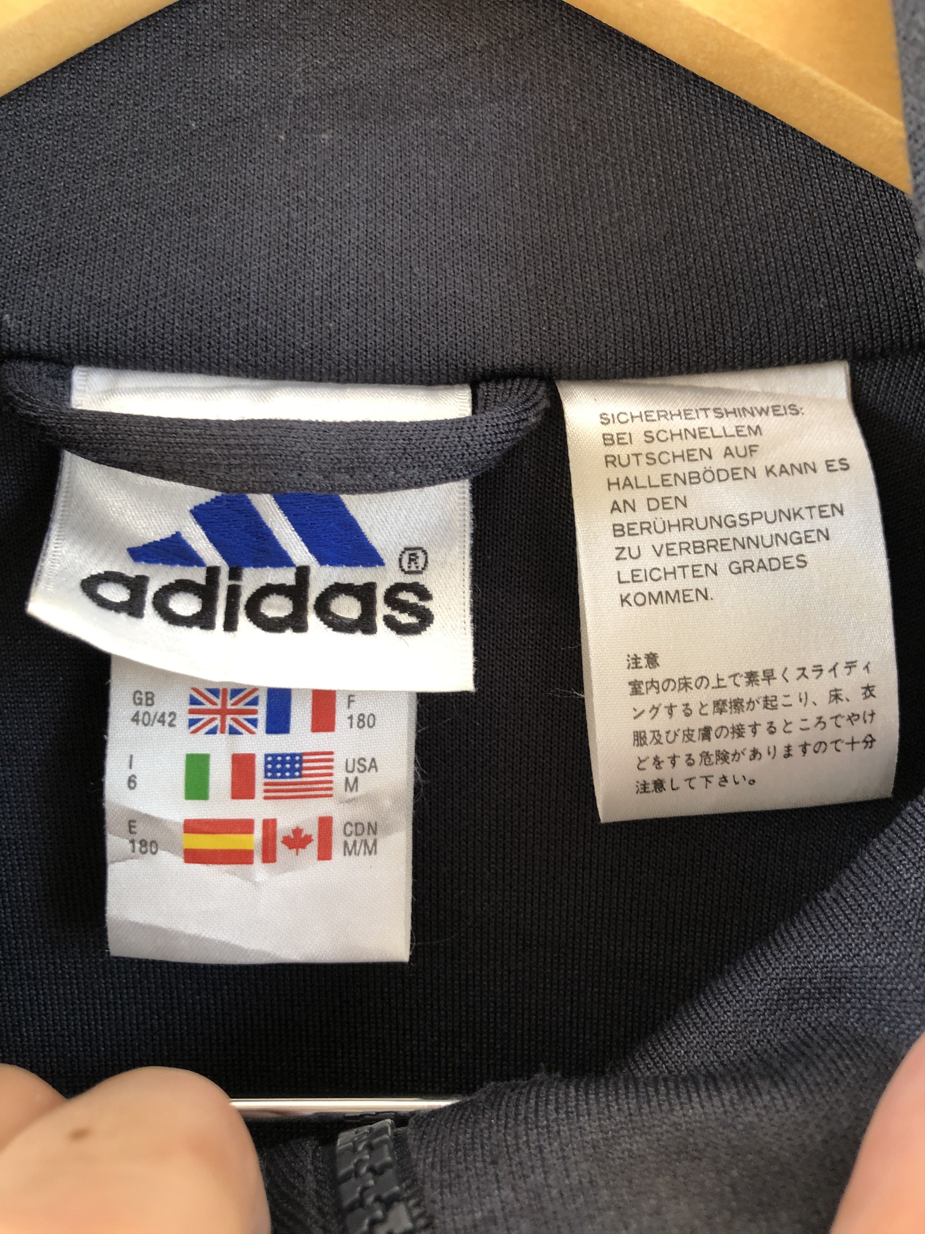 Adidas VINTAGE 00/01 FC BAYERN MUNICH 3-STRIPES SWEATER Size US L / EU 52-54 / 3 - 9 Thumbnail