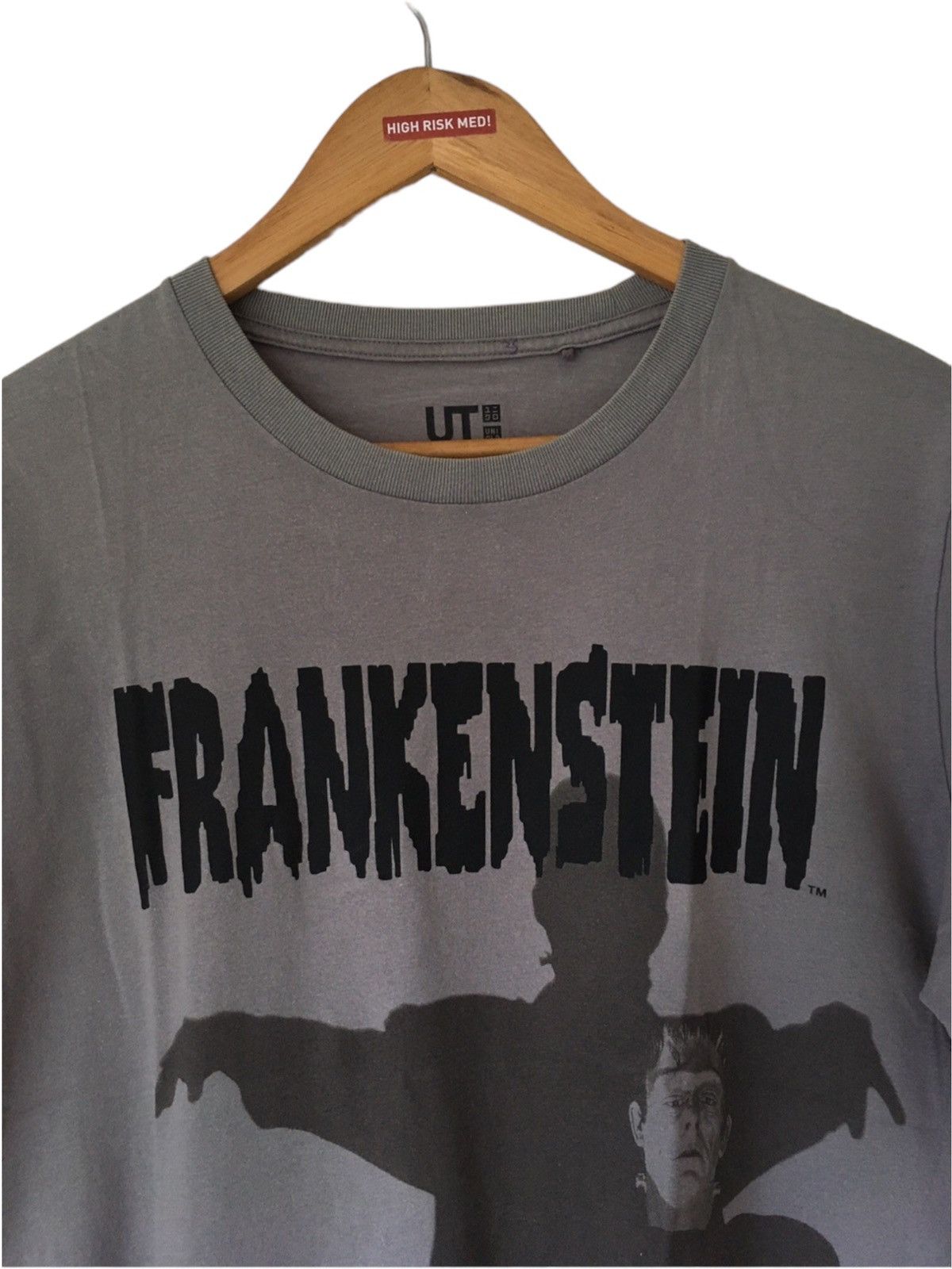 Uniqlo Frankenstein Movie Tshirt Size US M / EU 48-50 / 2 - 2 Thumbnail