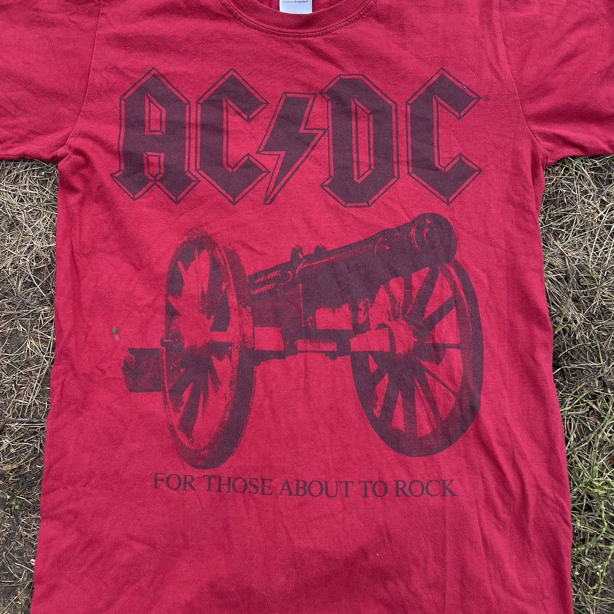 Vintage Vintage 90s AC DC Band Tee Sun Faded Graphic Tee Slim Boxy M Size US M / EU 48-50 / 2 - 4 Thumbnail