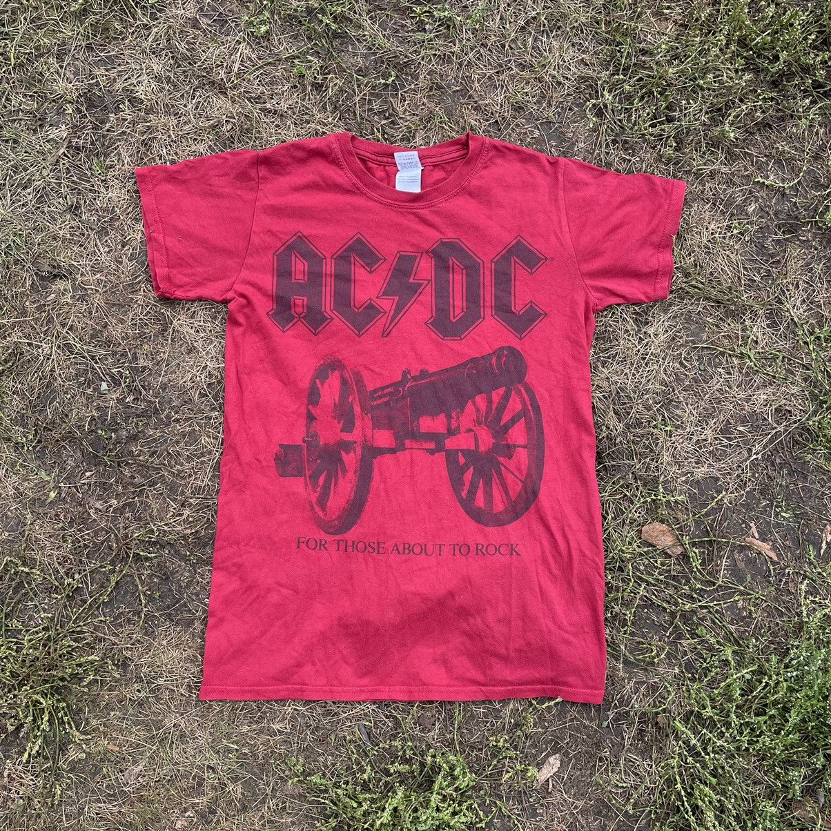 Vintage Vintage 90s AC DC Band Tee Sun Faded Graphic Tee Slim Boxy M Size US M / EU 48-50 / 2 - 1 Thumbnail