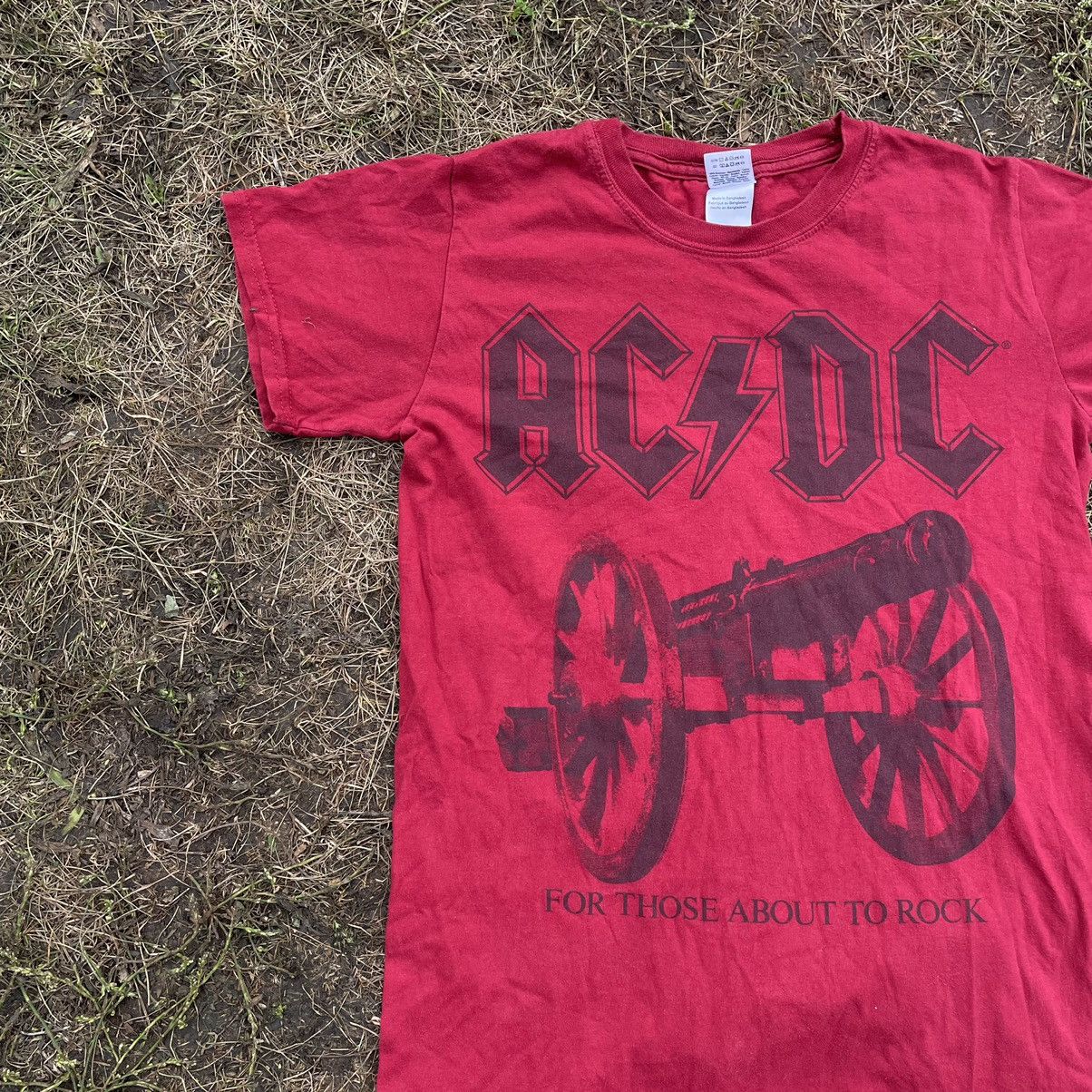 Vintage Vintage 90s AC DC Band Tee Sun Faded Graphic Tee Slim Boxy M Size US M / EU 48-50 / 2 - 2 Thumbnail