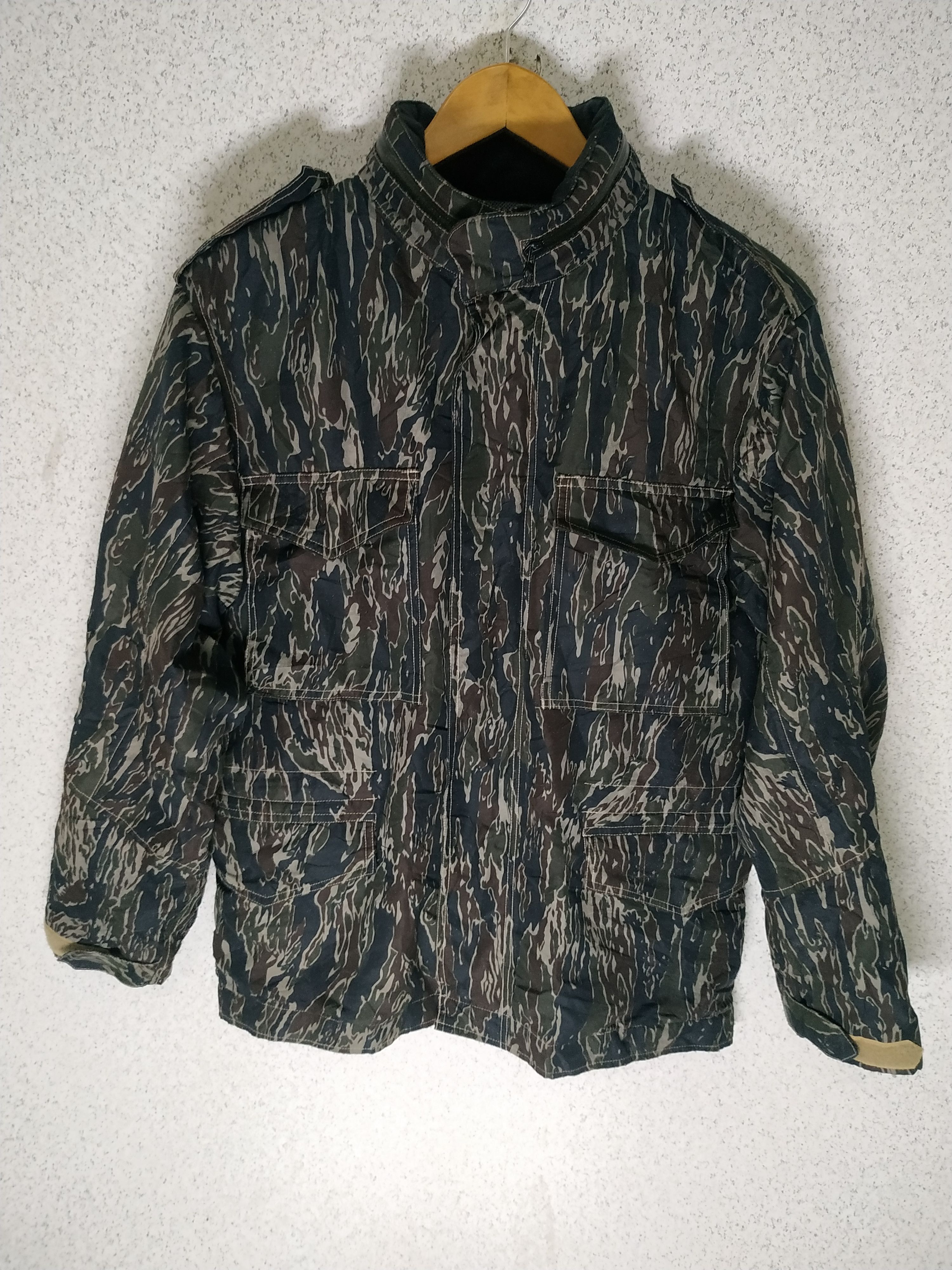 Johnbull × Vintage Vintage John Bull Camo Hooded Jacket Size US L / EU 52-54 / 3 - 1 Thumbnail