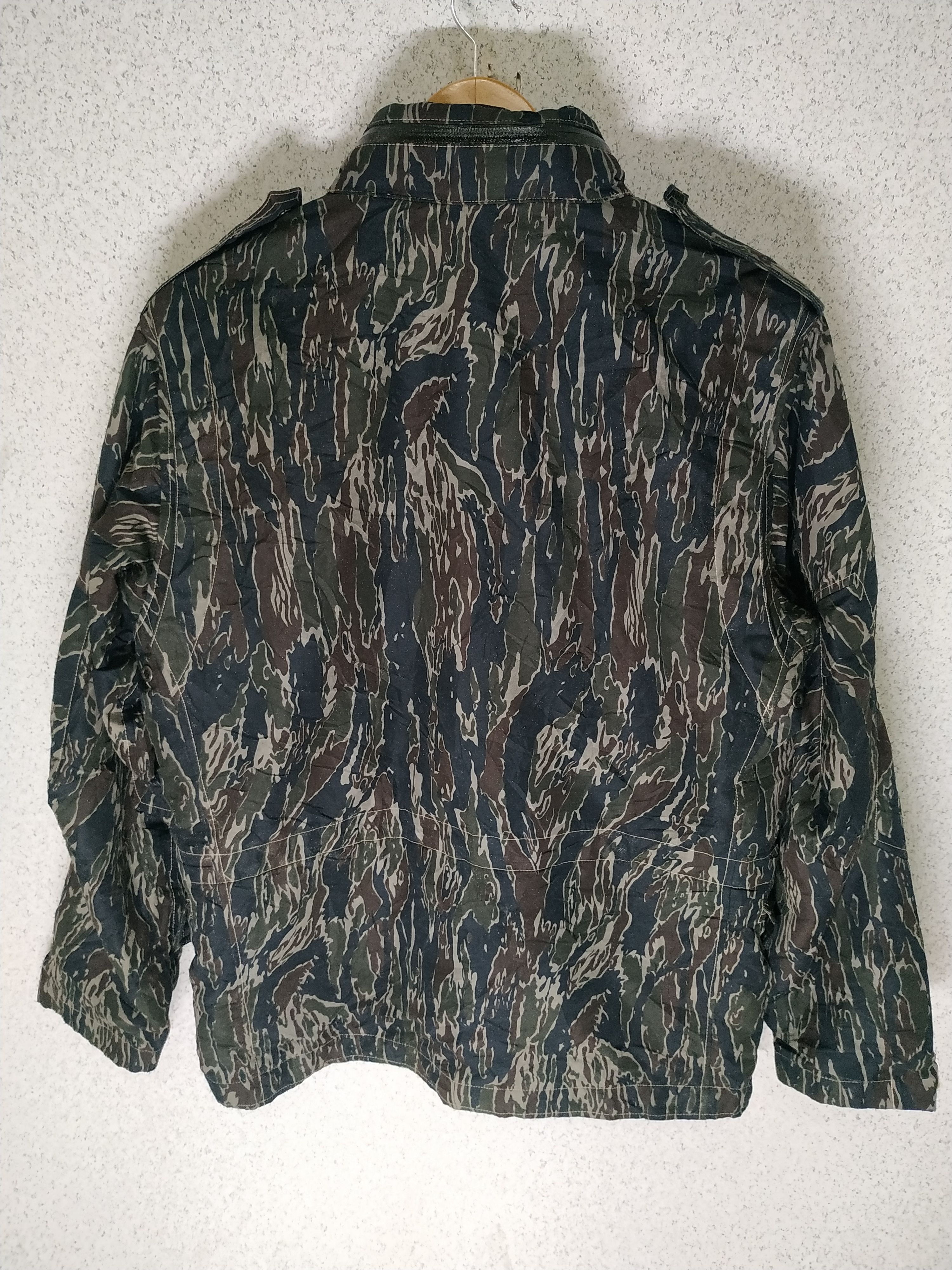 Johnbull × Vintage Vintage John Bull Camo Hooded Jacket Size US L / EU 52-54 / 3 - 2 Thumbnail