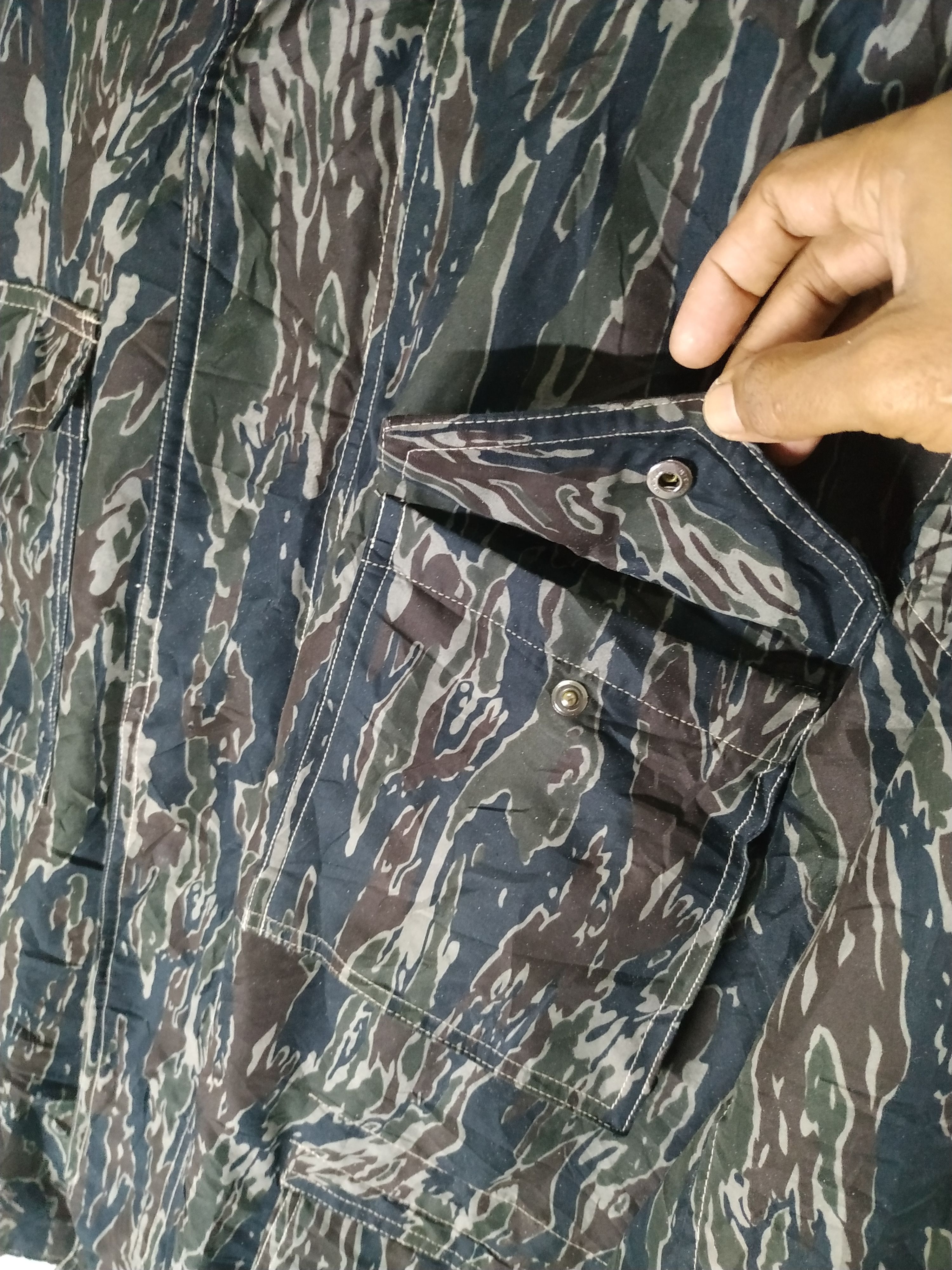 Johnbull × Vintage Vintage John Bull Camo Hooded Jacket Size US L / EU 52-54 / 3 - 5 Thumbnail