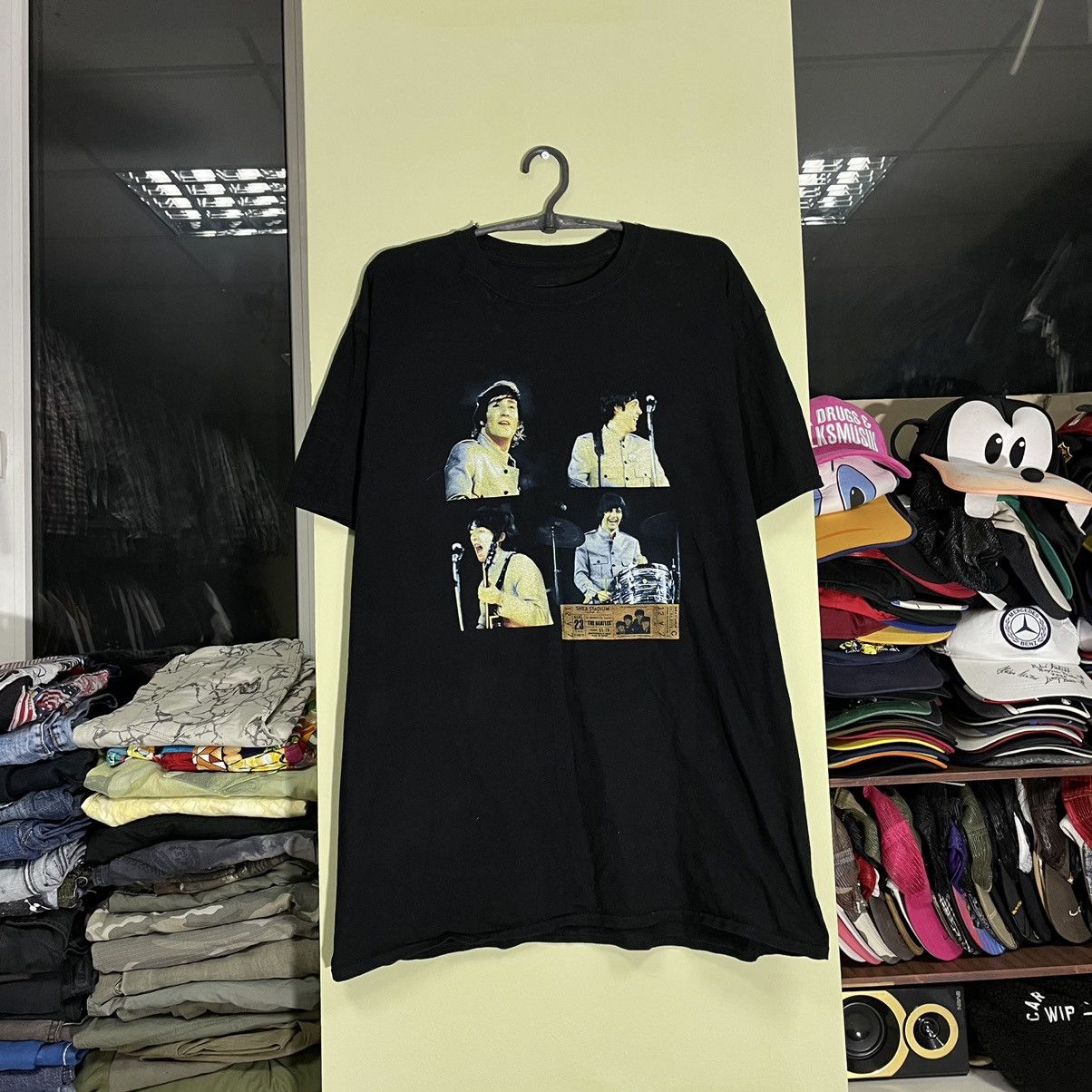 Band Tees Vintage Y2K Beatles Submarine Thrashed Rock Size US L / EU 52-54 / 3 - 2 Thumbnail