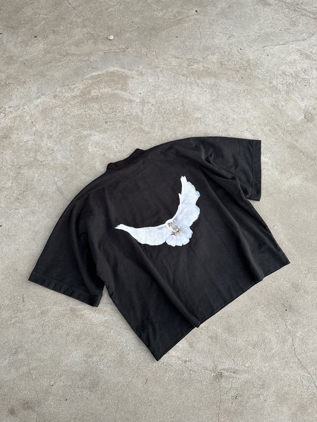 image of Yeezy Gap Dove No Seam T-Shirt in Black, Men's (Size Medium)