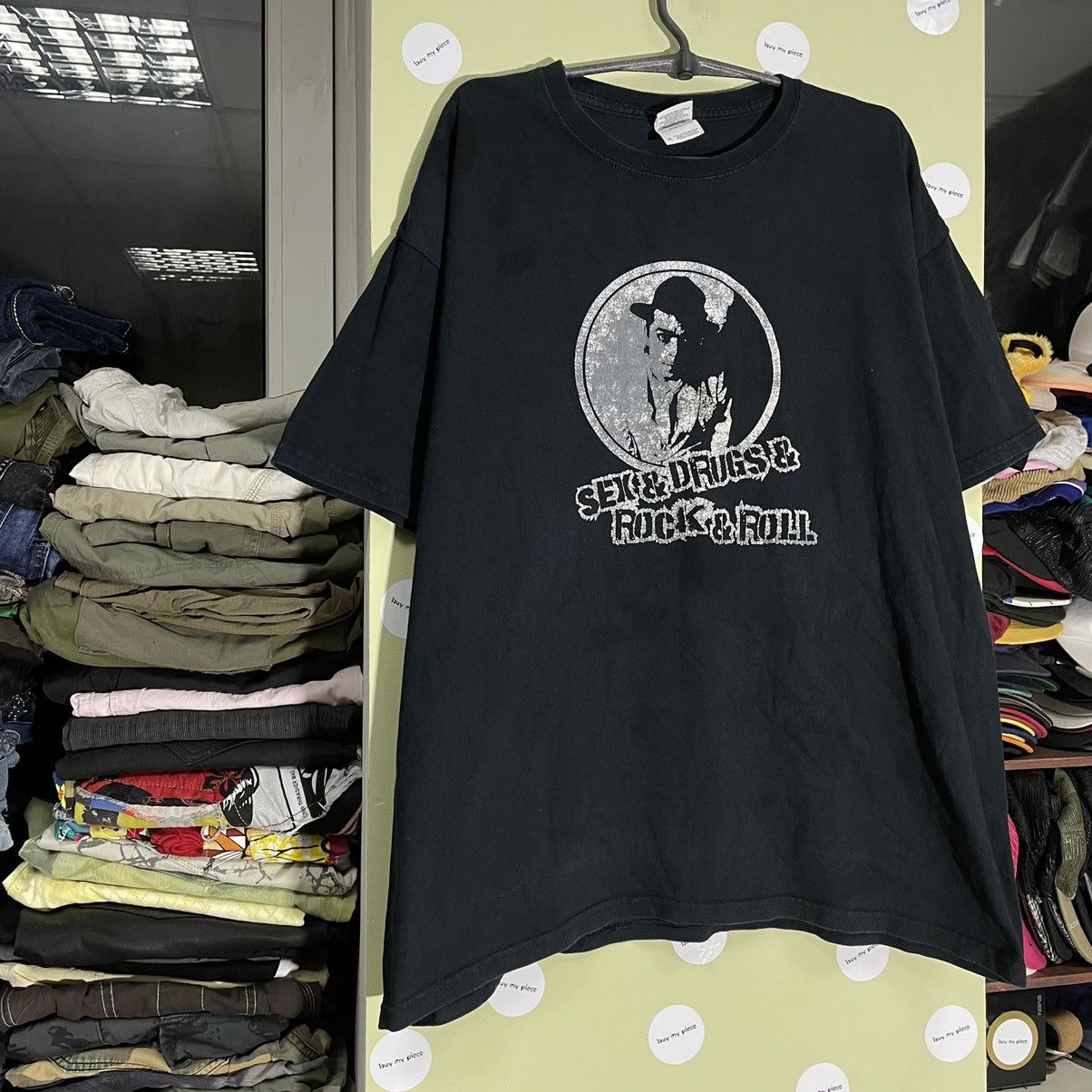 Vintage Vintage 90s Graphic Tee Moon Print Grunge Streetwear Boxy XL Size US XL / EU 56 / 4 - 3 Thumbnail